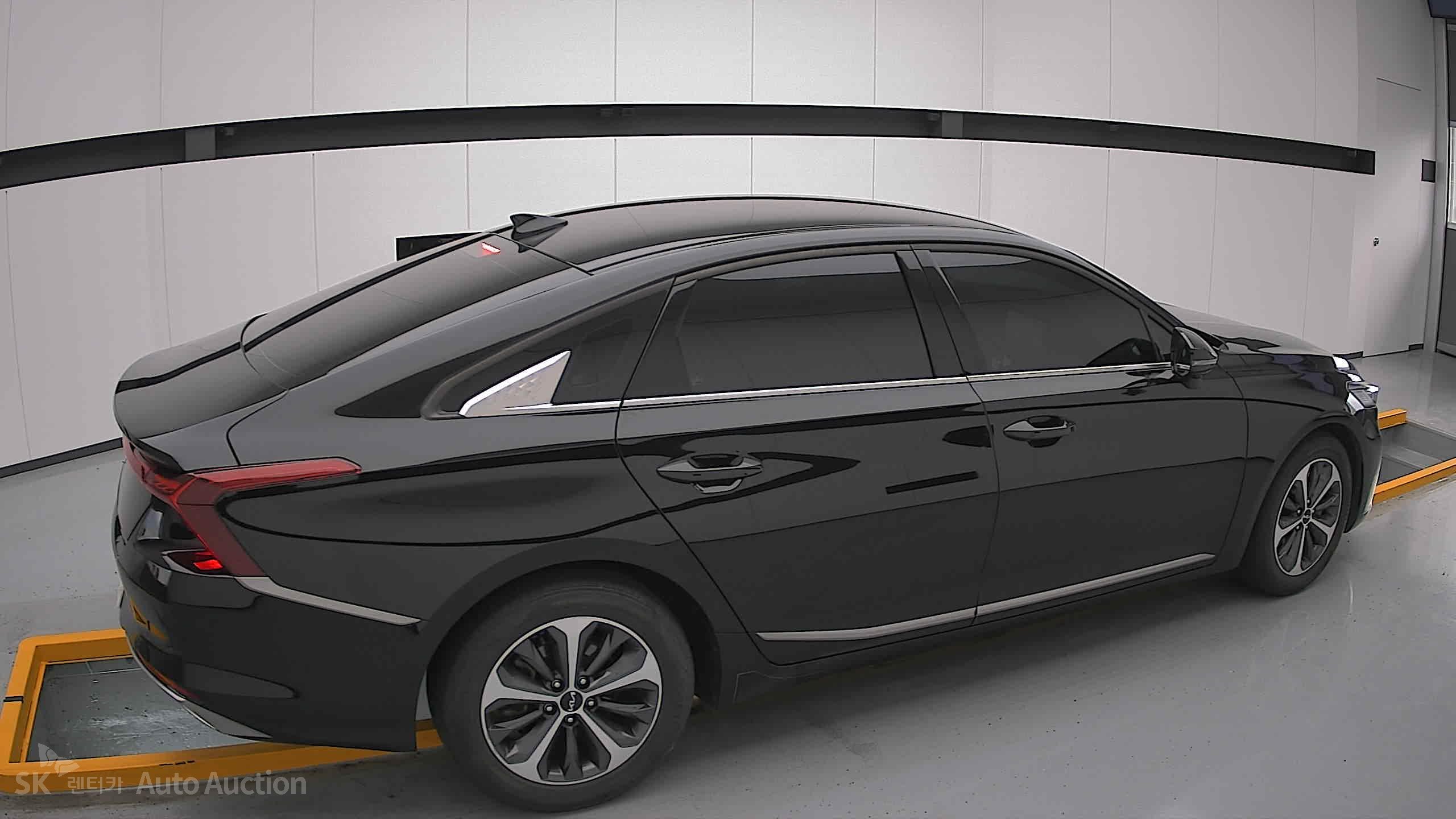 2022 - kia k8