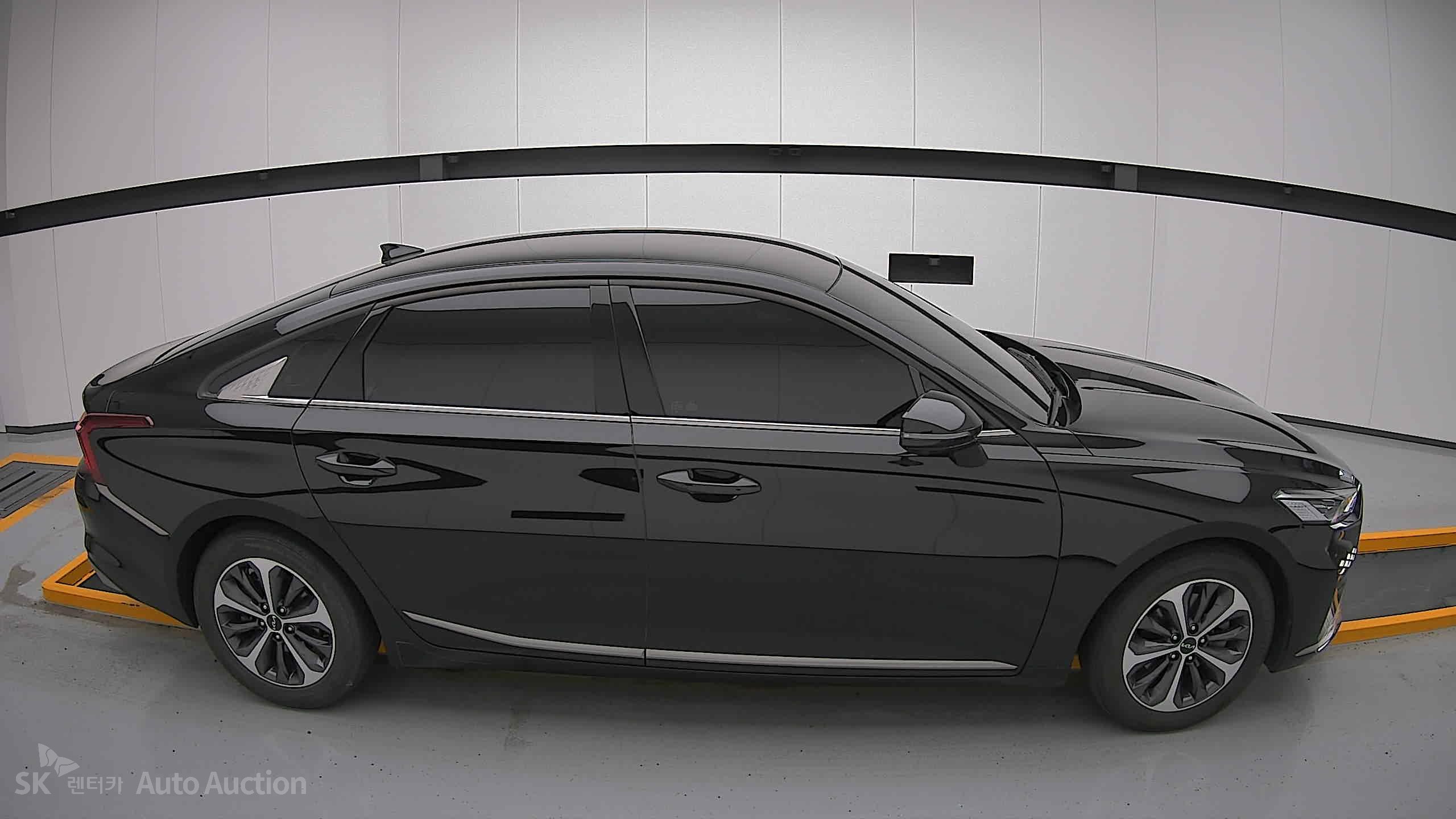 2022 - kia k8