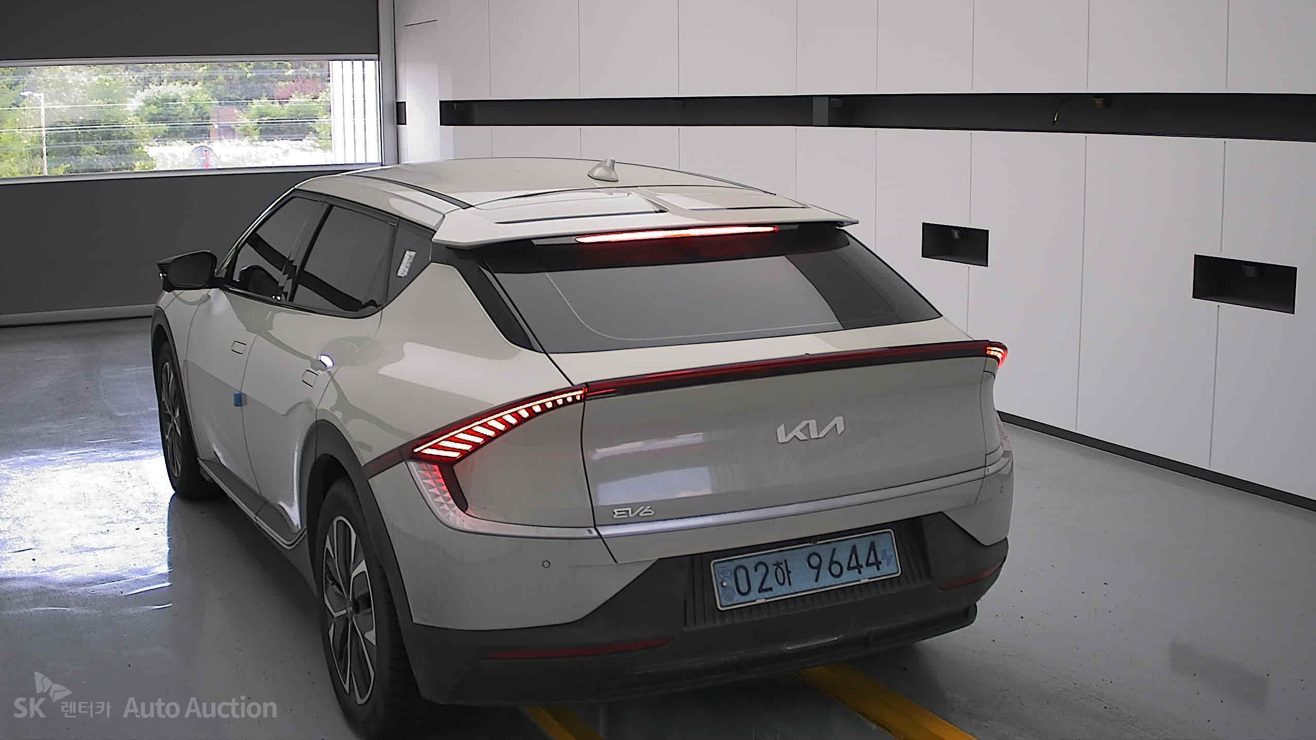 2022 - kia ev6