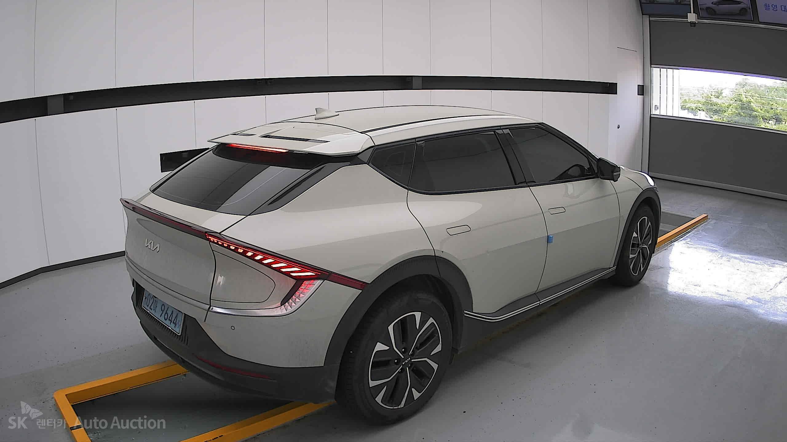 2022 - kia ev6