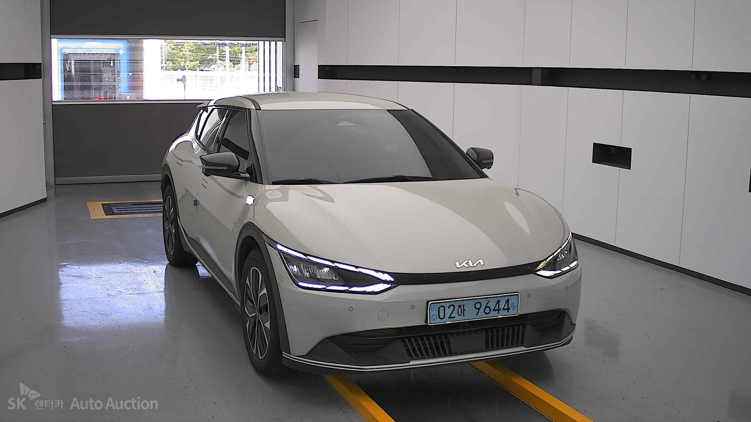 2022 - kia ev6