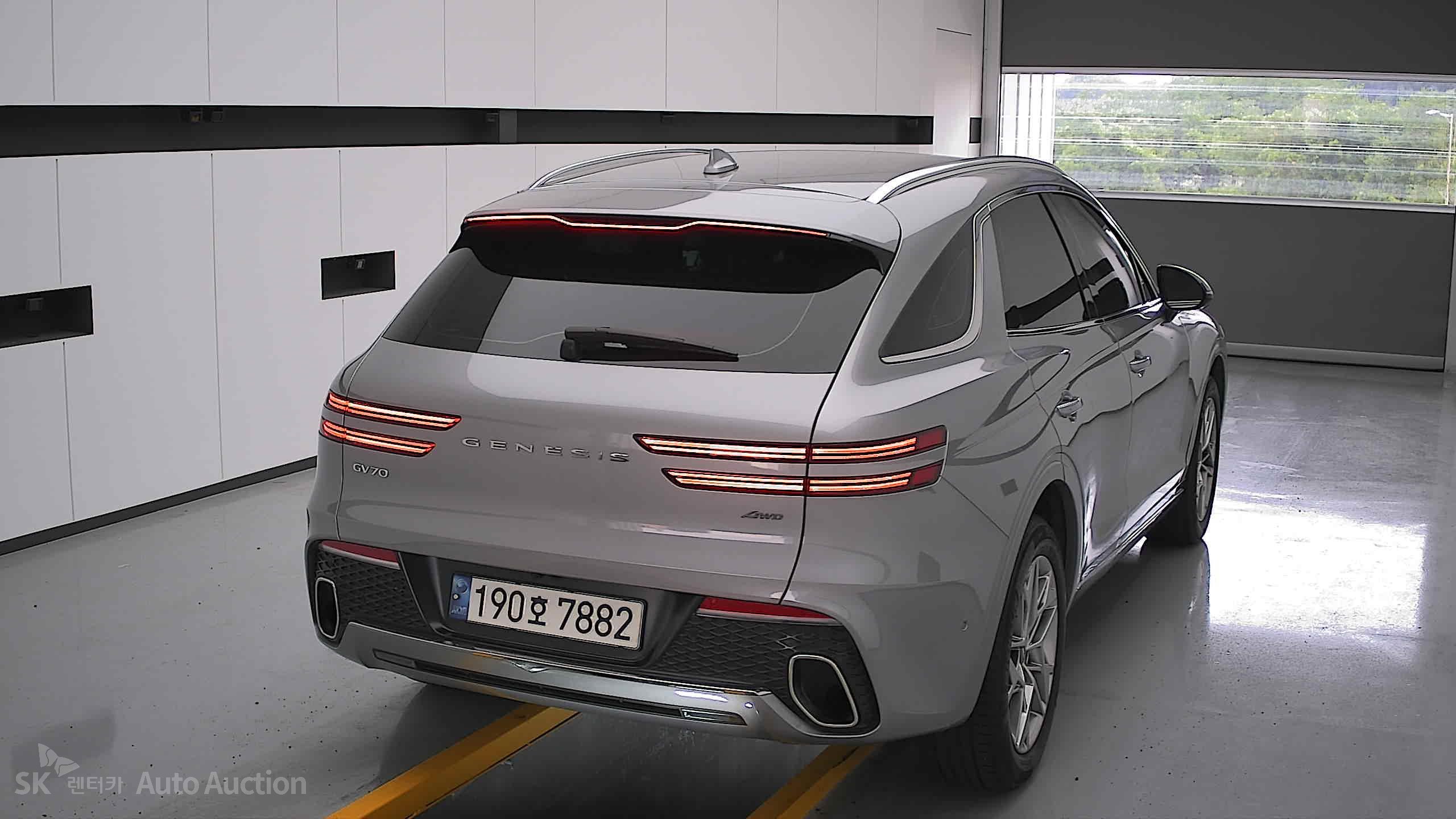 2023 - genesis gv70