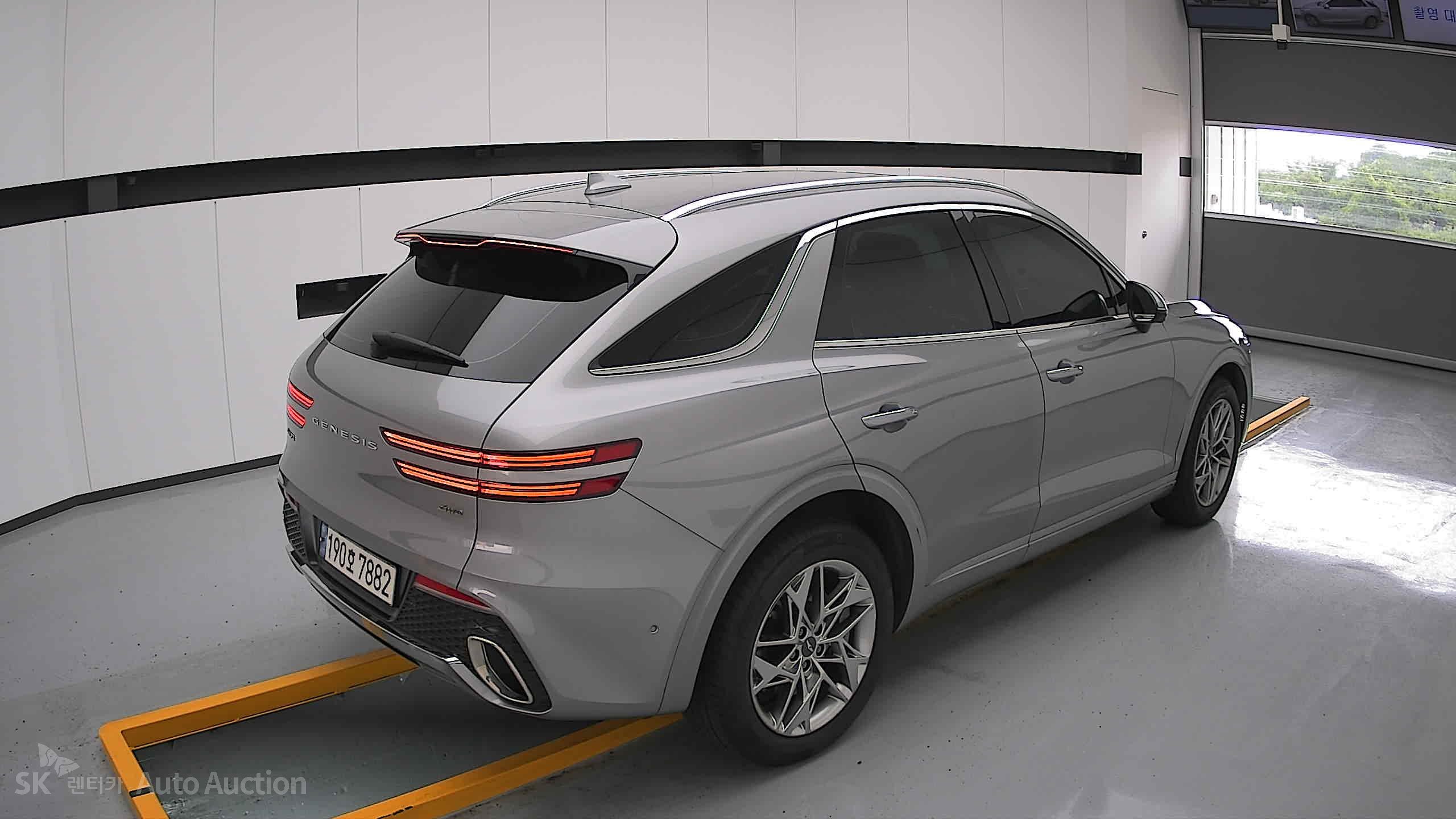 2023 - genesis gv70