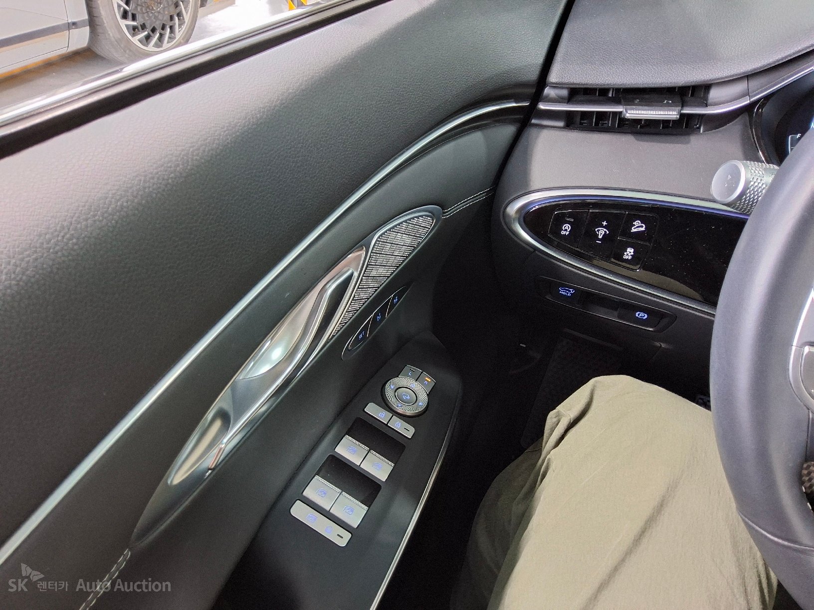 2023 - genesis gv70