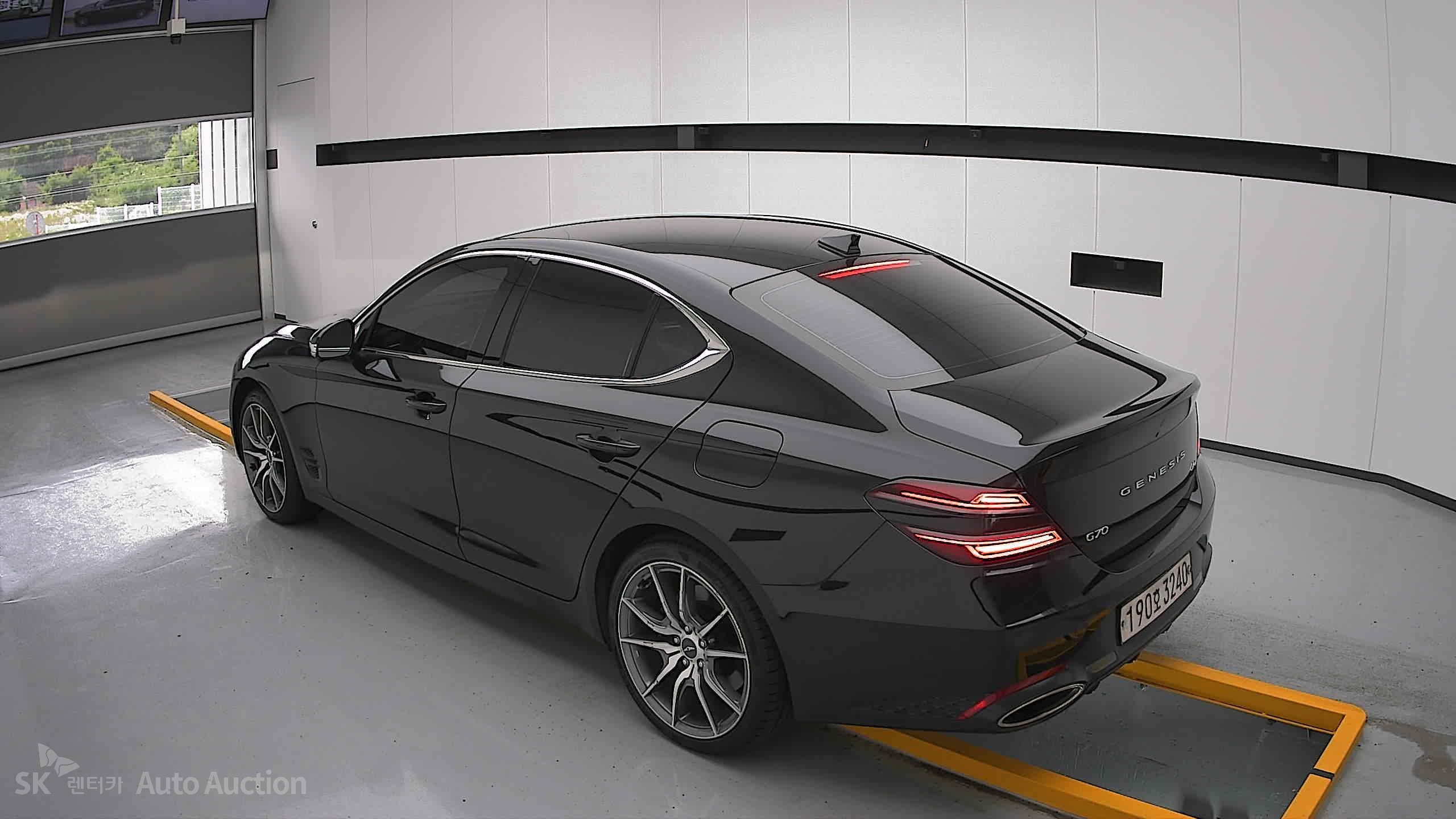 2022 - genesis g70