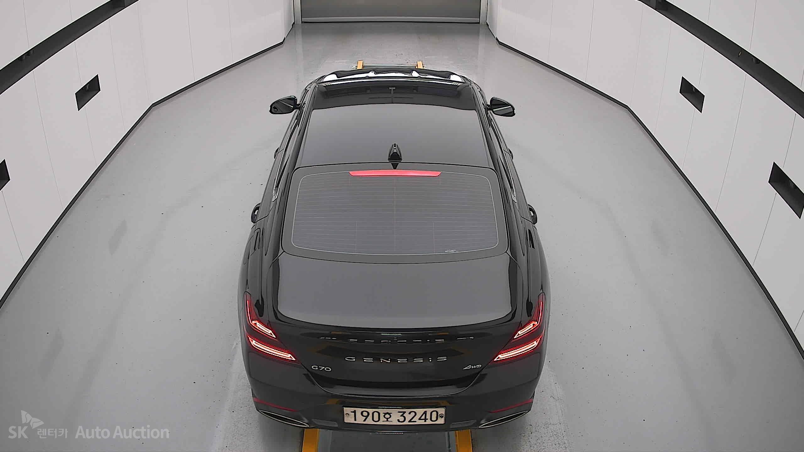 2022 - genesis g70