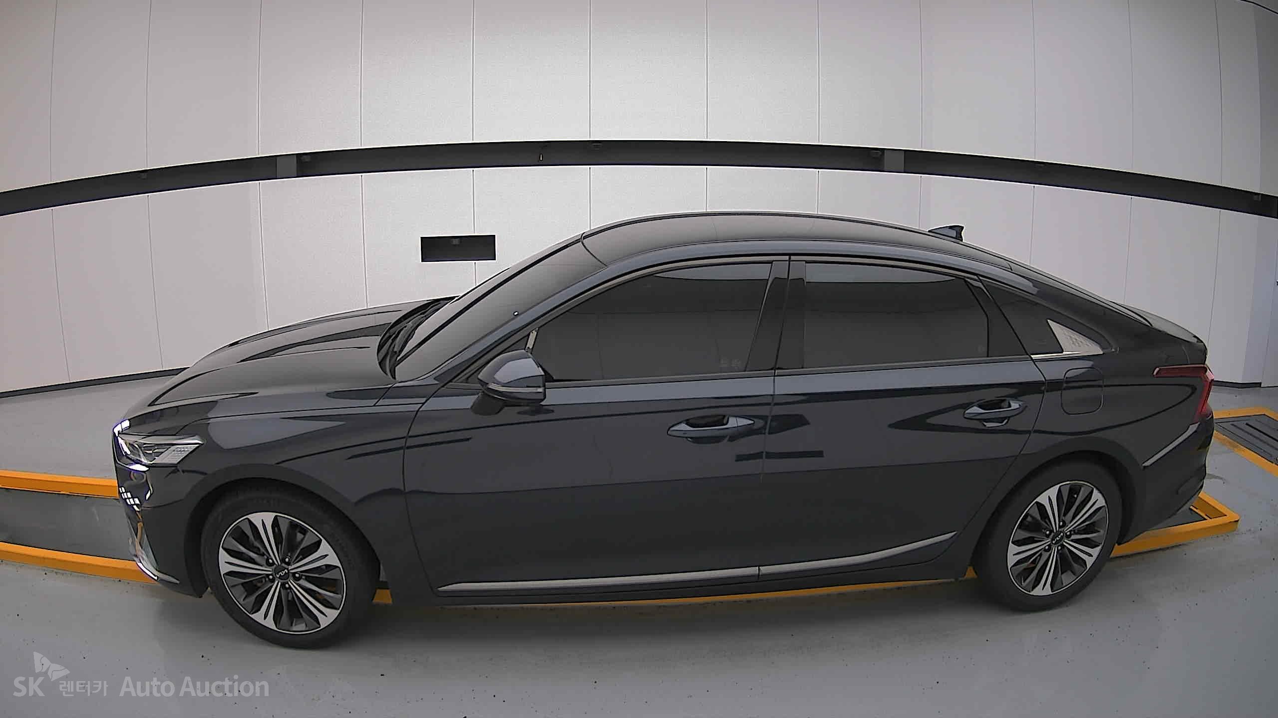 2022 - kia k8