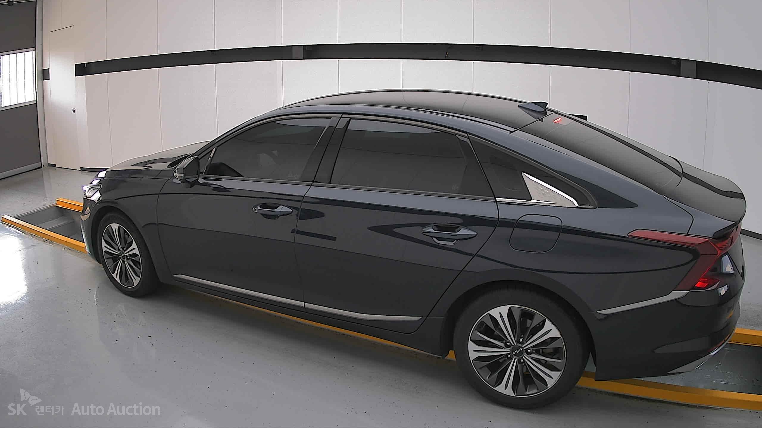 2022 - kia k8