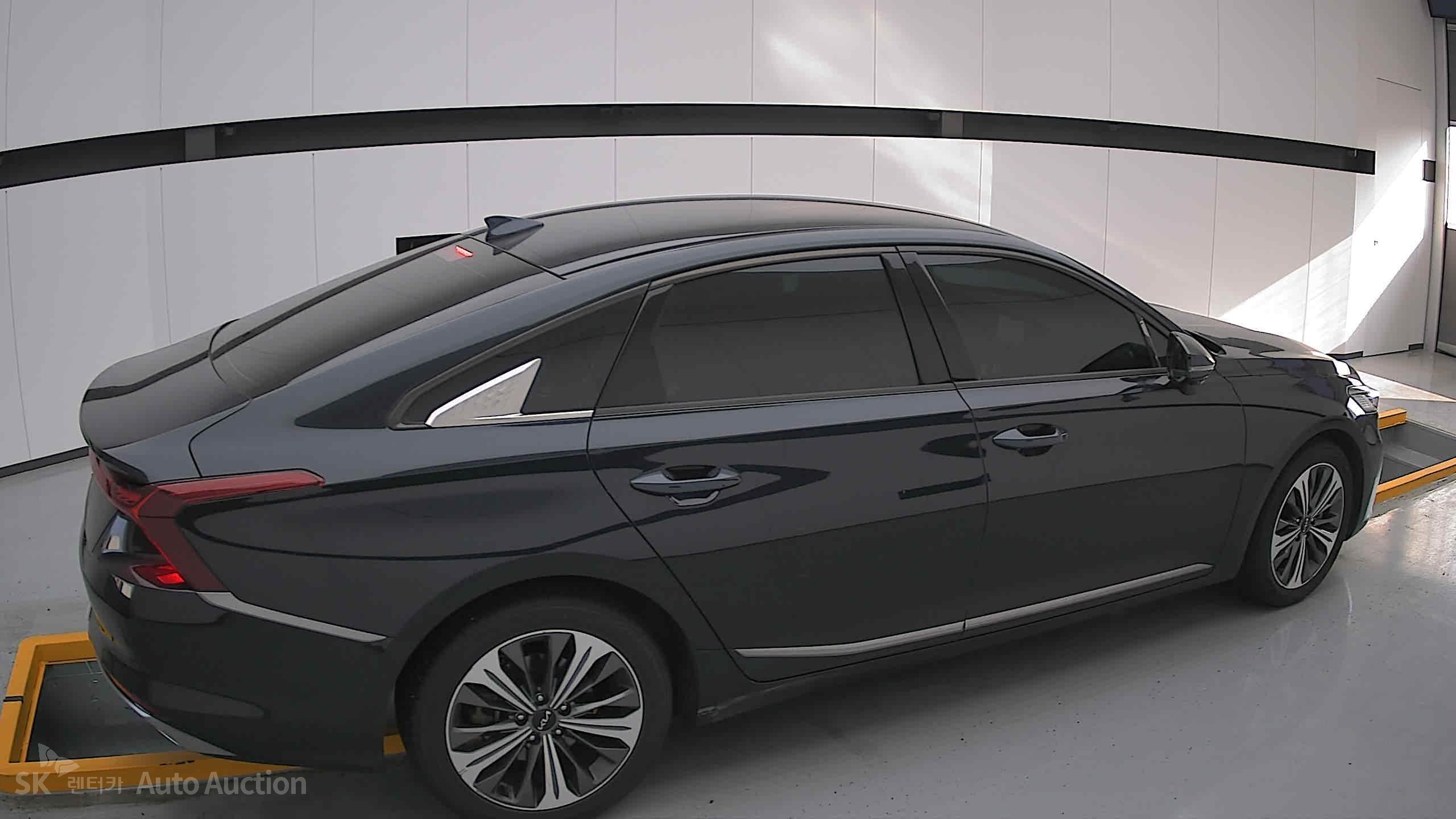 2022 - kia k8