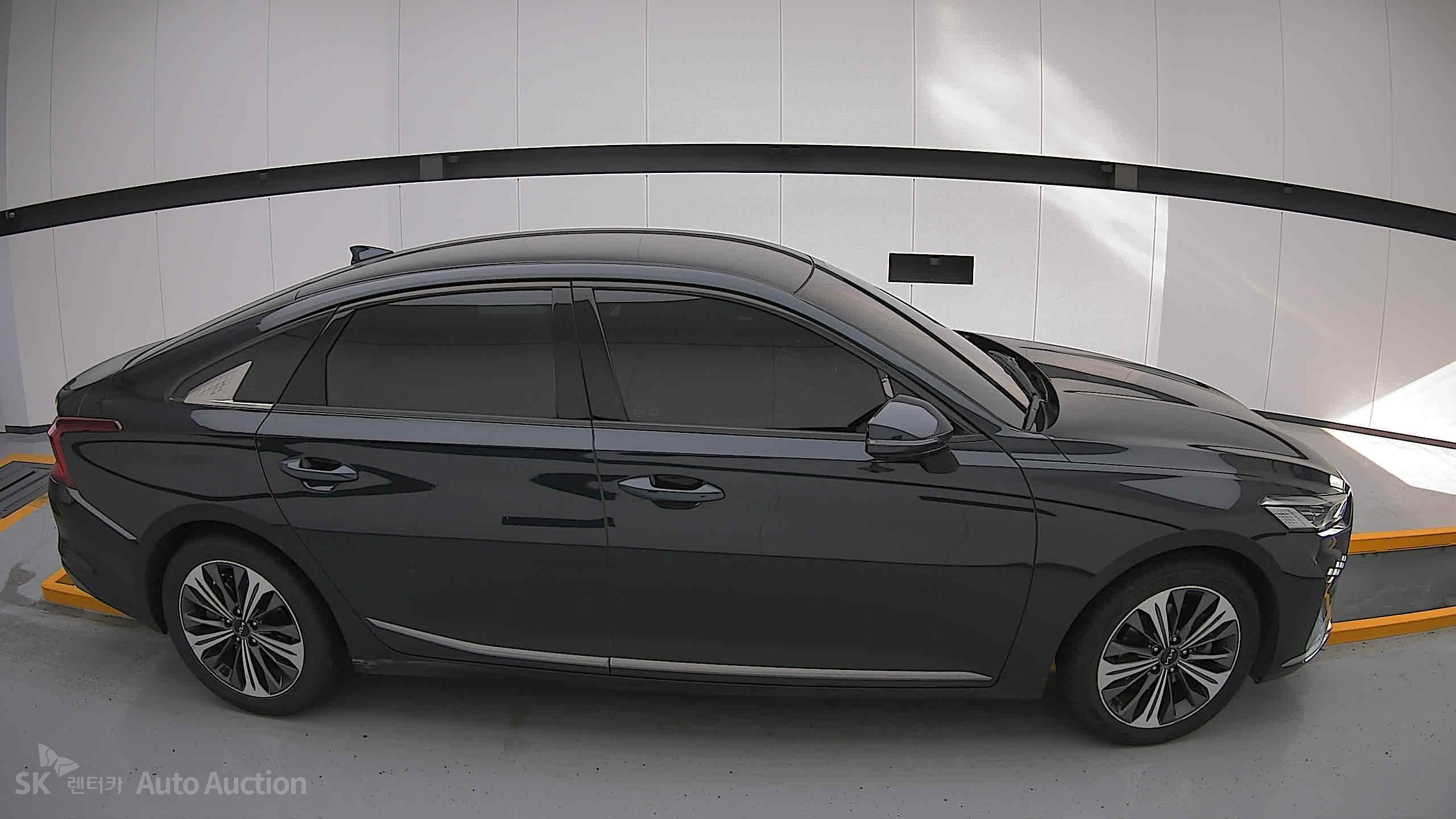 2022 - kia k8