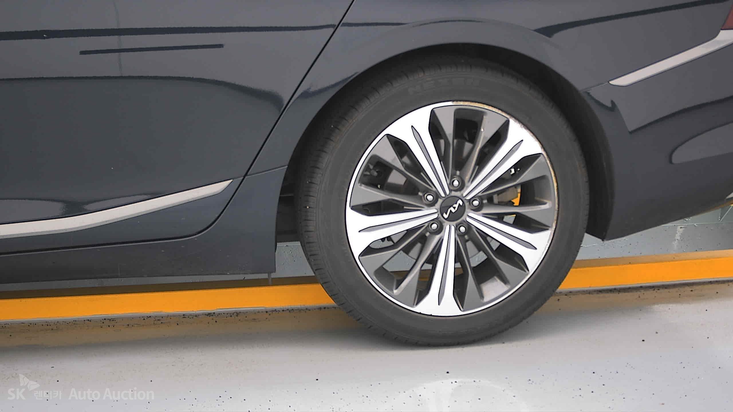 2022 - kia k8