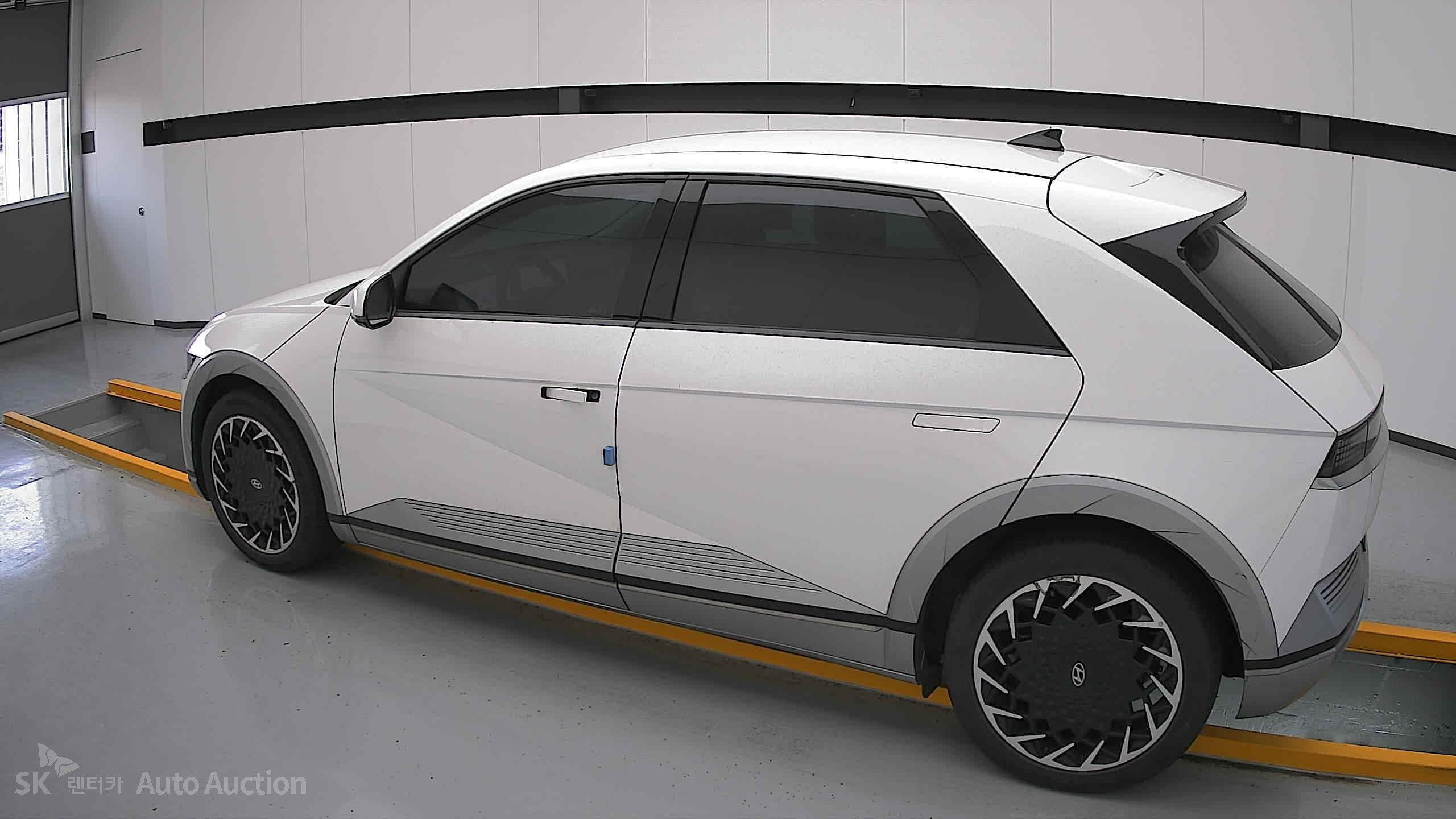 2022 - hyundai ioniq