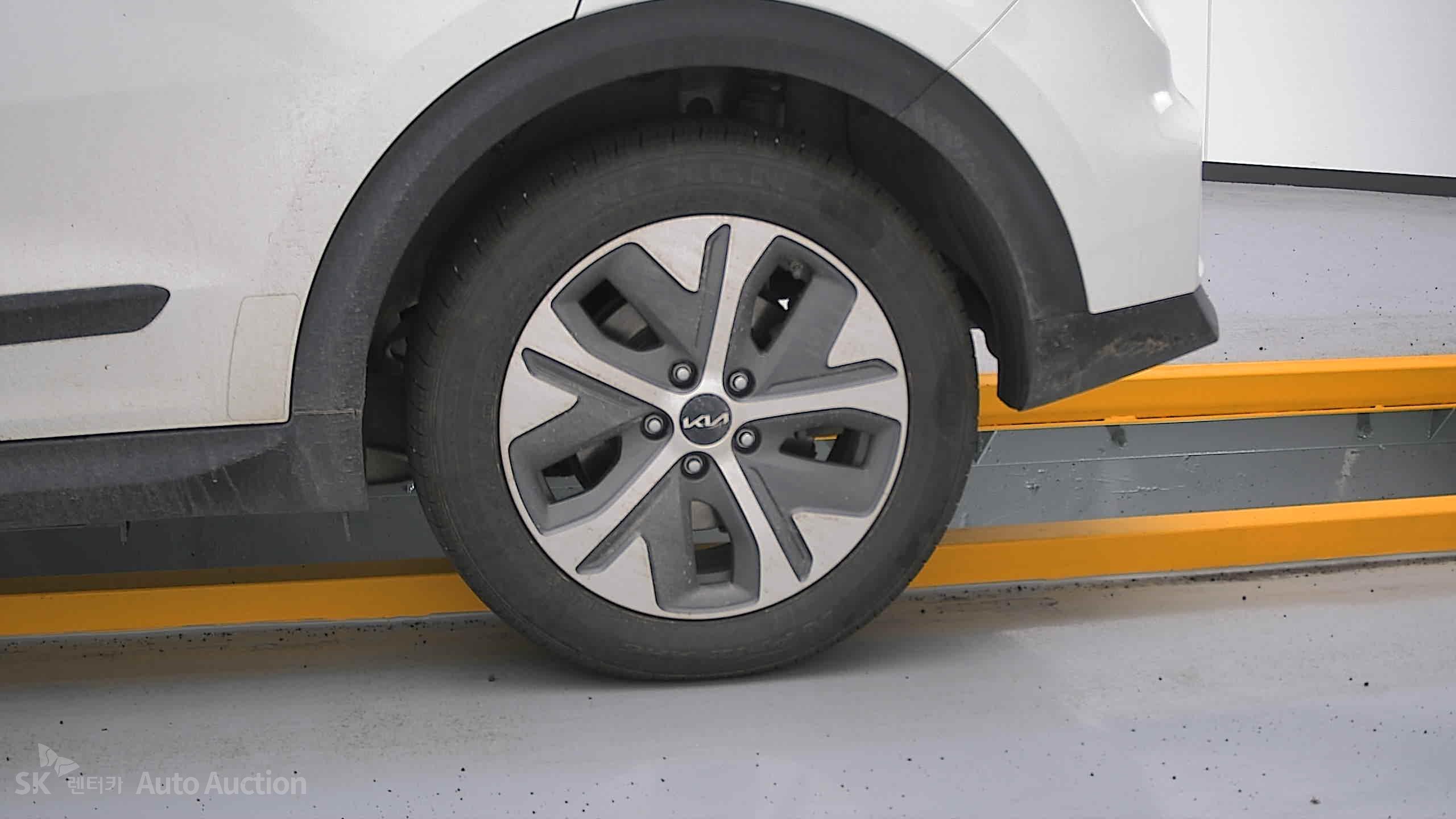 2023 - kia niro