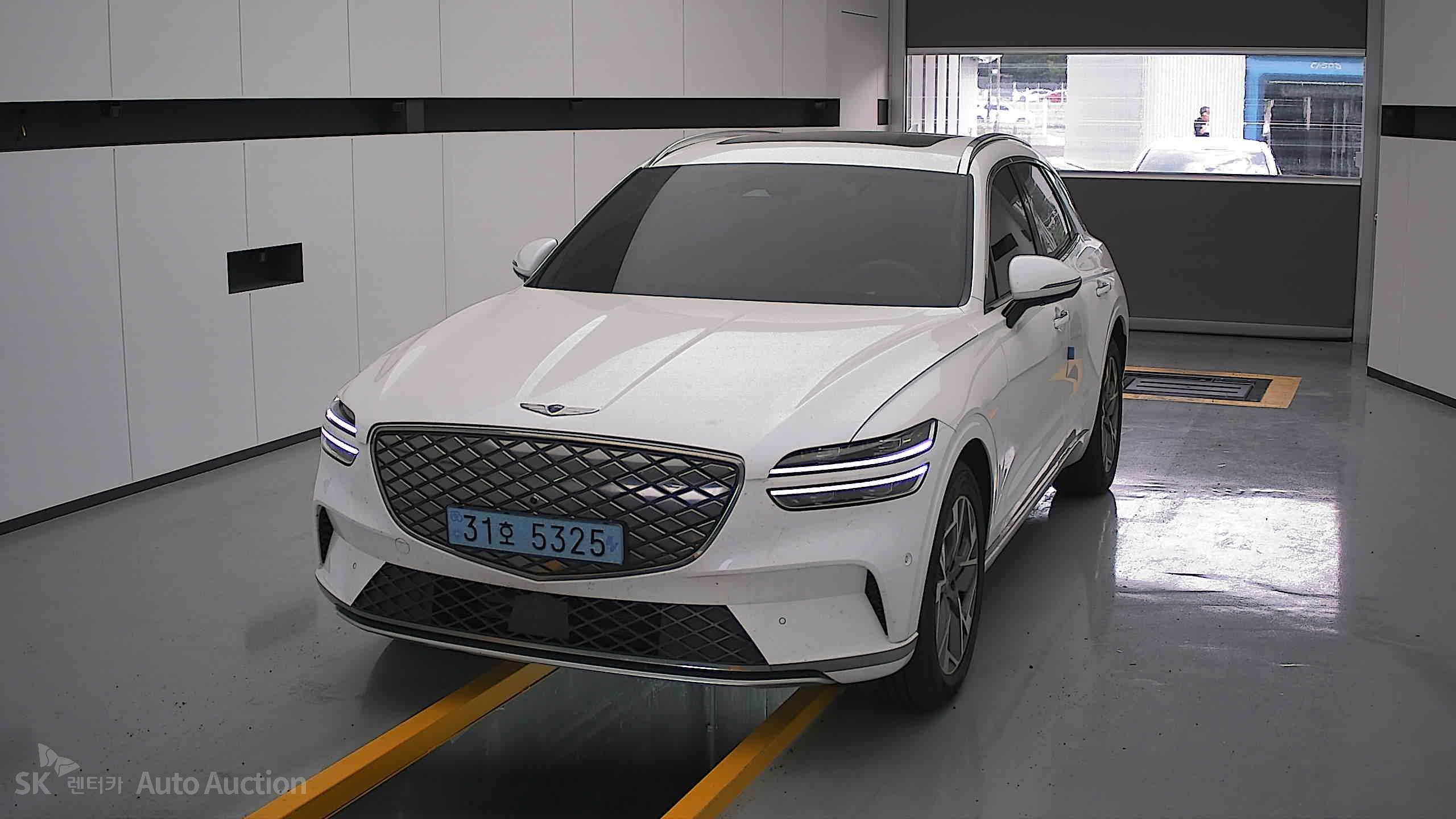 2022 - genesis egv70