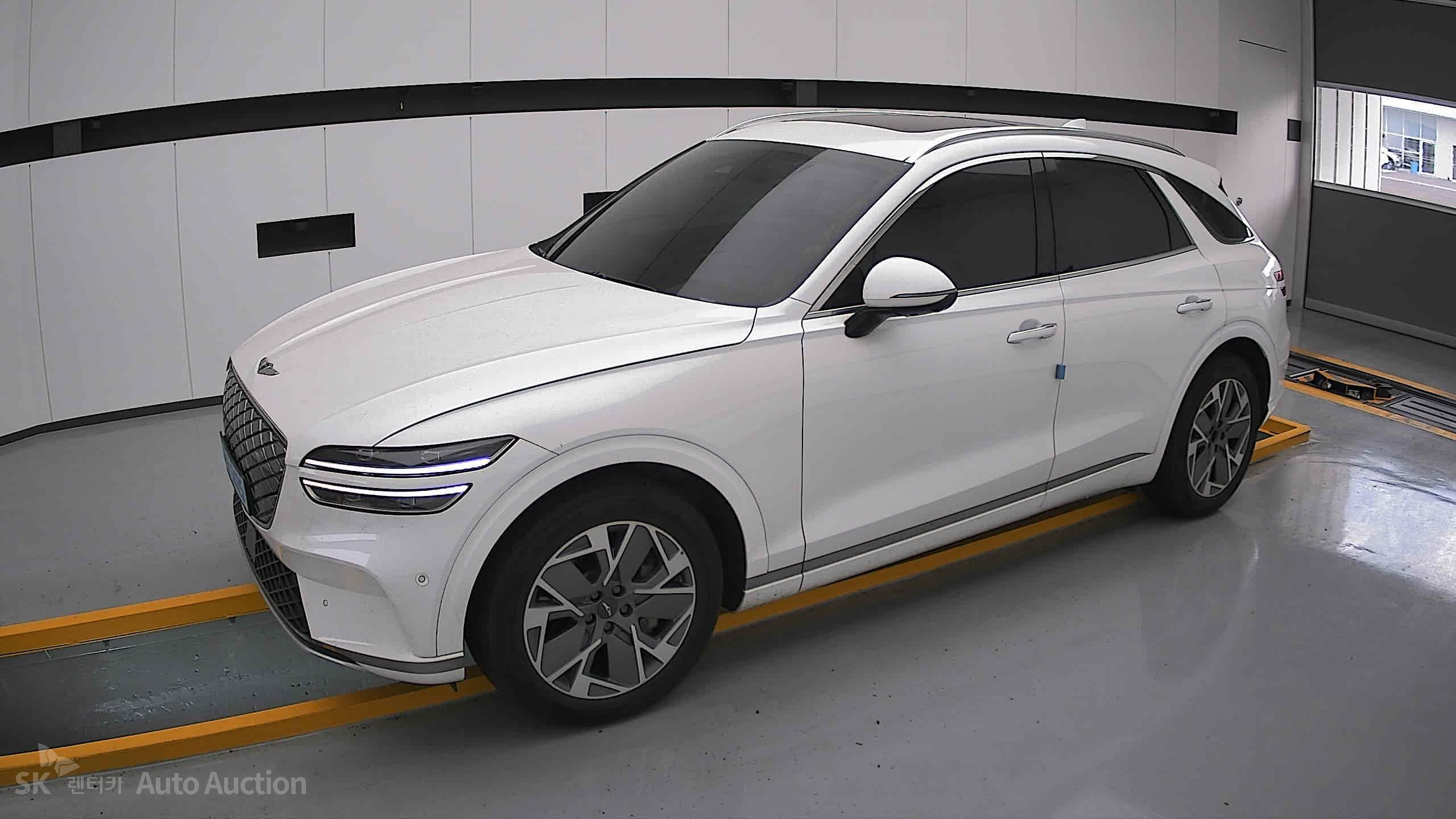 2022 - genesis egv70