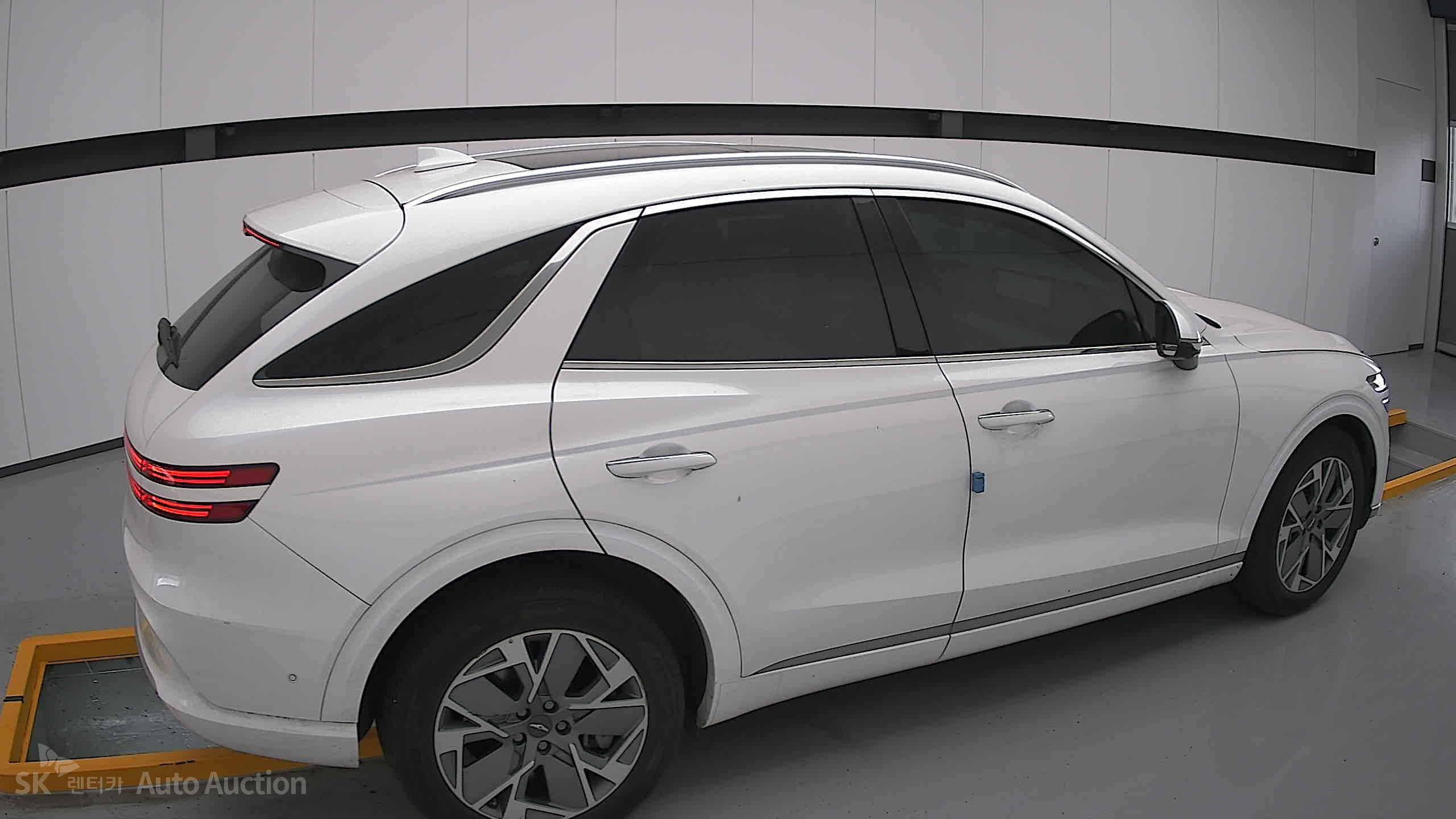 2022 - genesis egv70