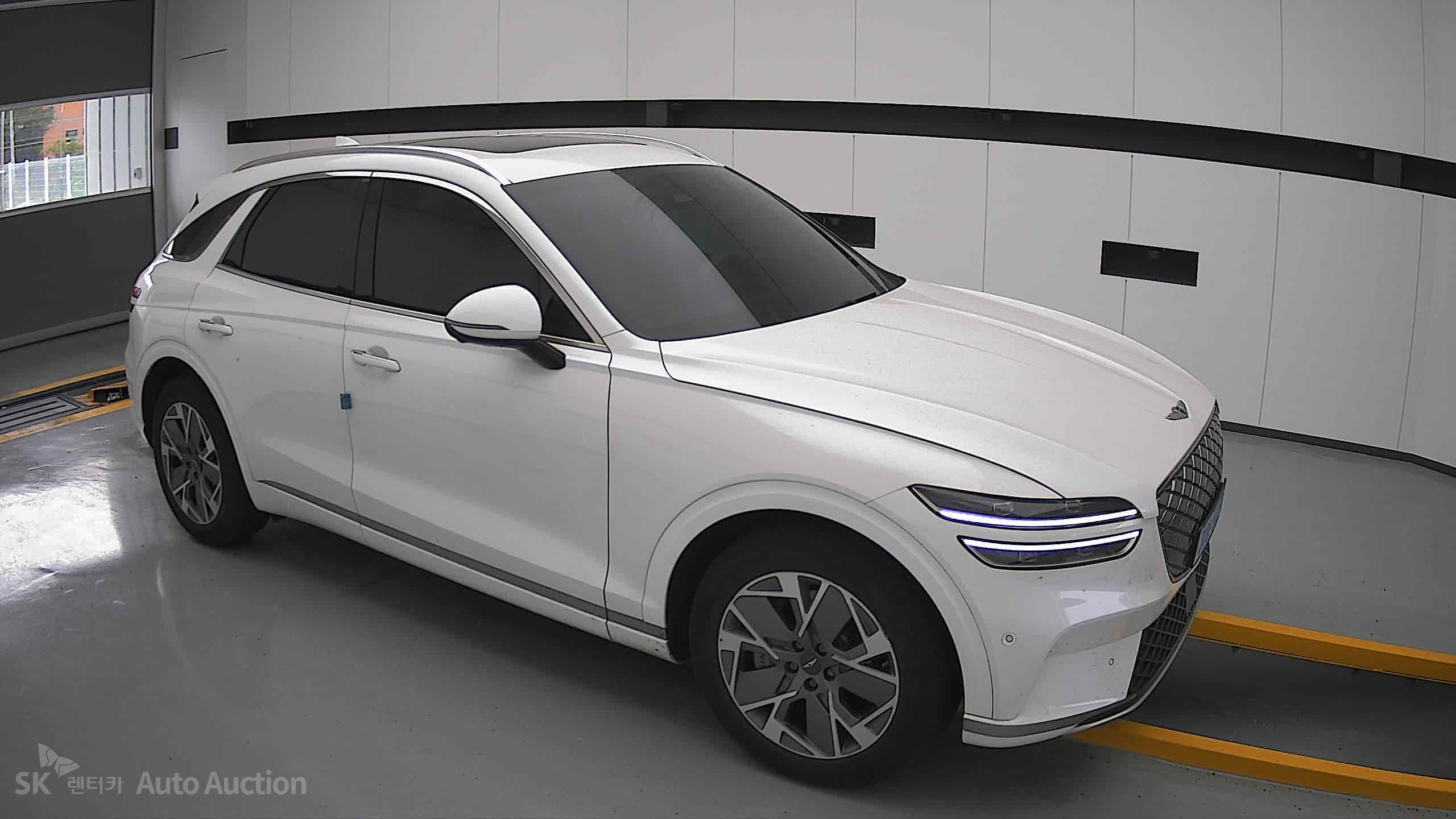 2022 - genesis egv70