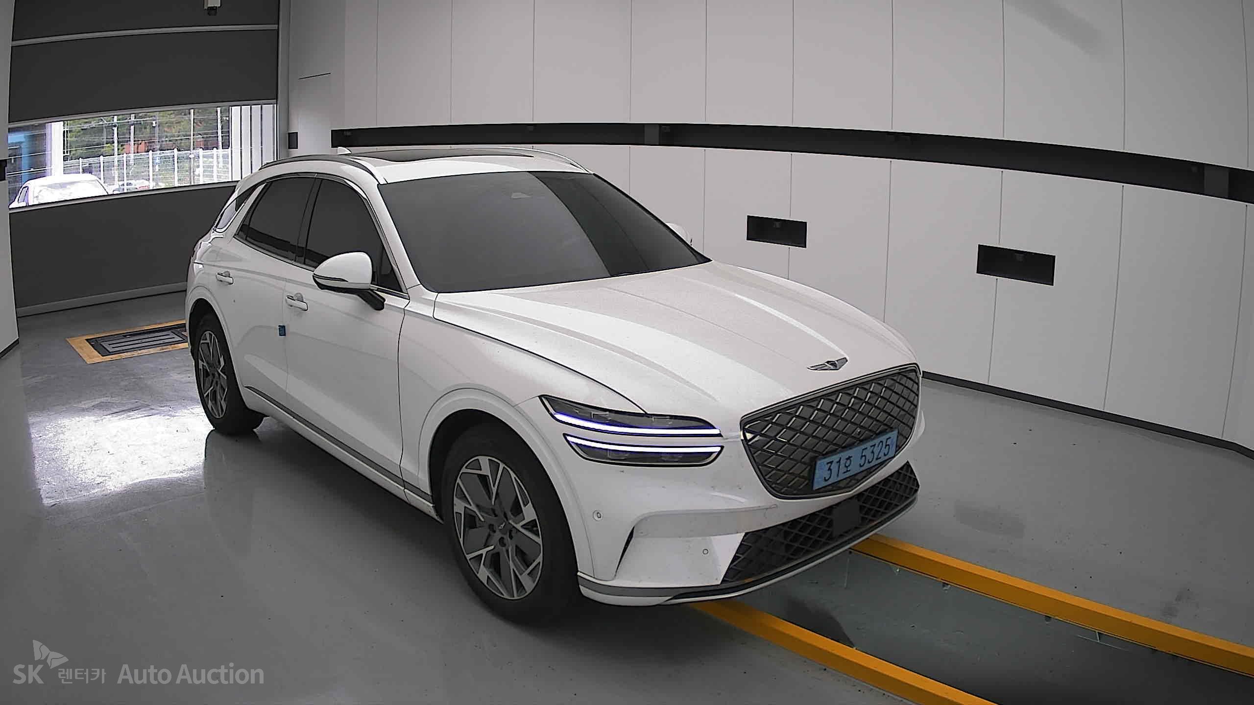 2022 - genesis egv70