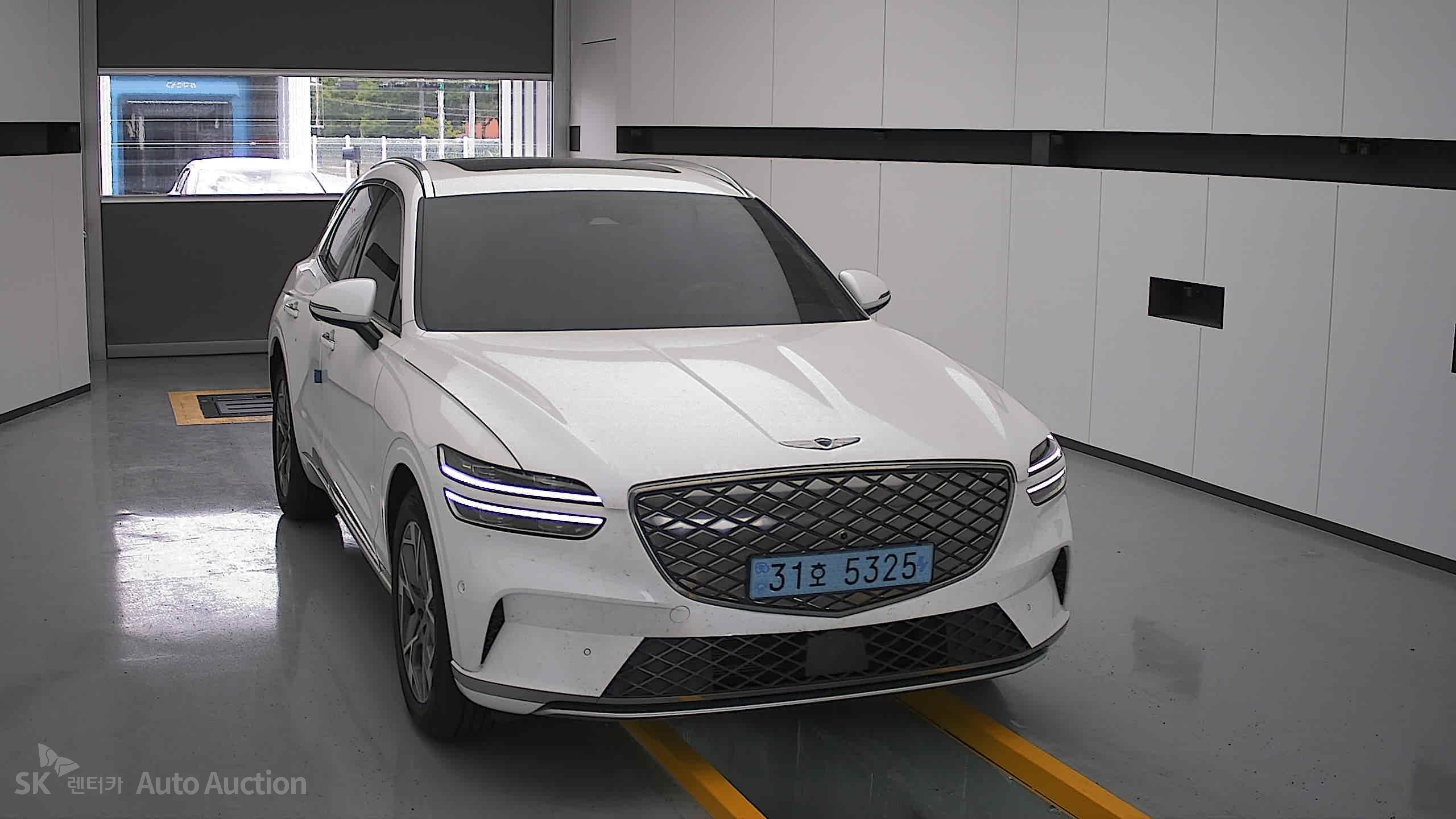 2022 - genesis egv70