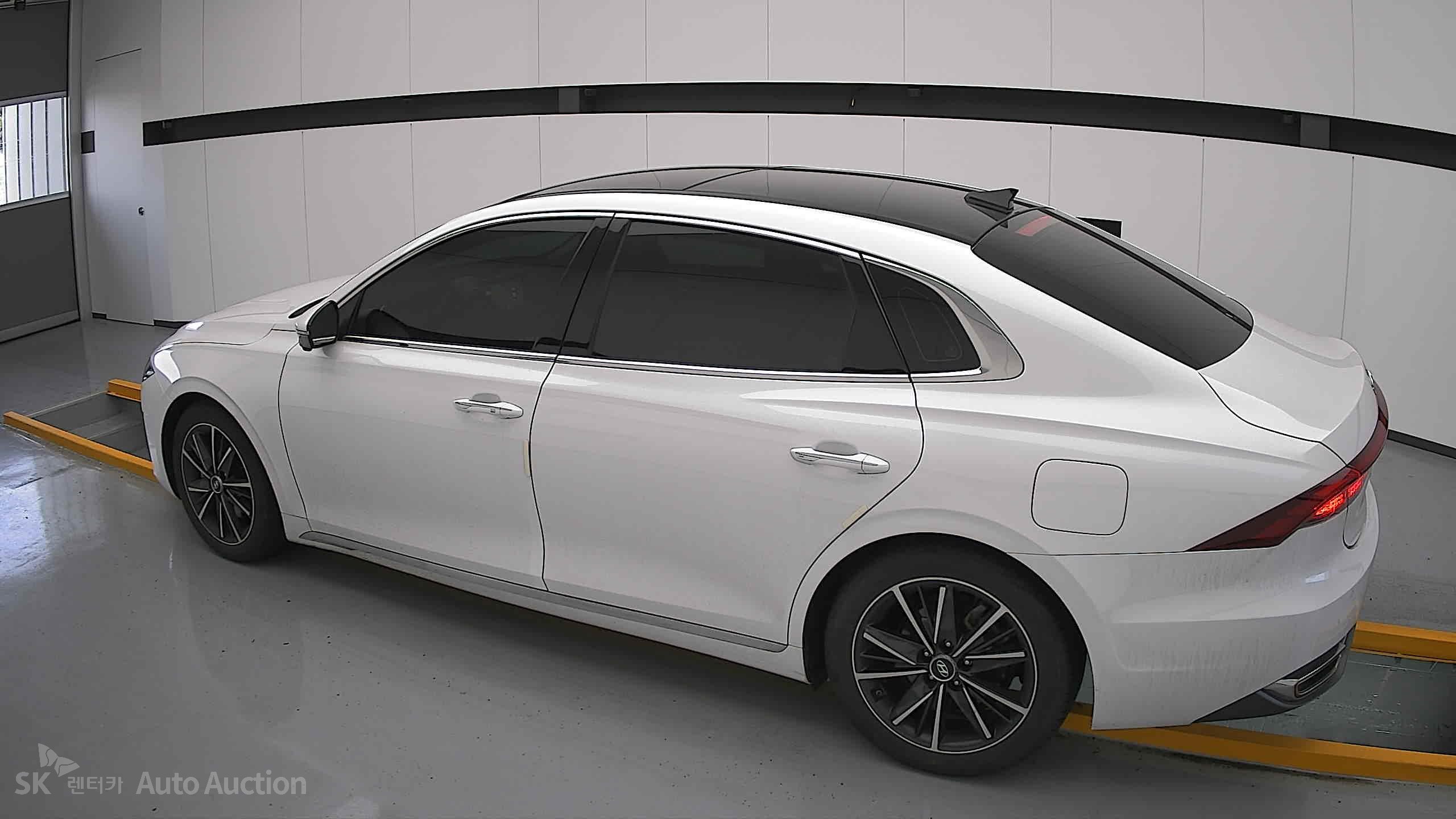 2021 - hyundai grandeur