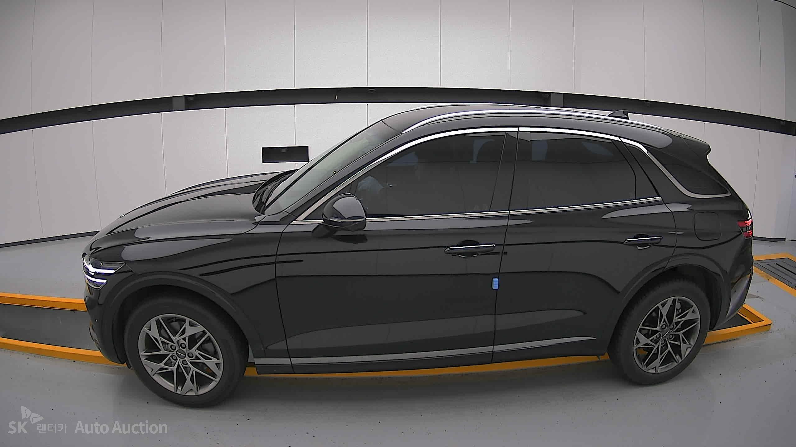 2021 - genesis gv70
