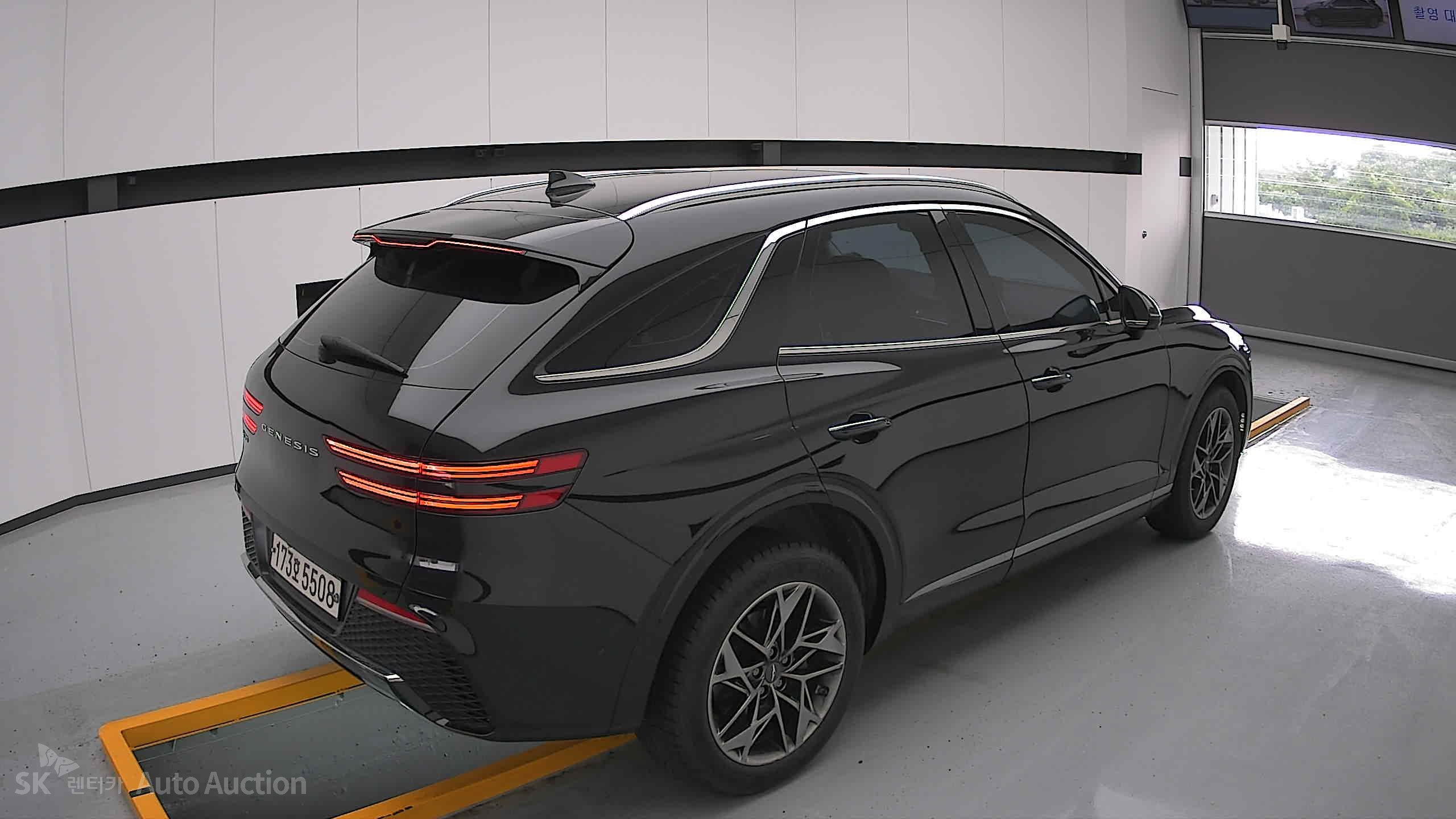 2021 - genesis gv70