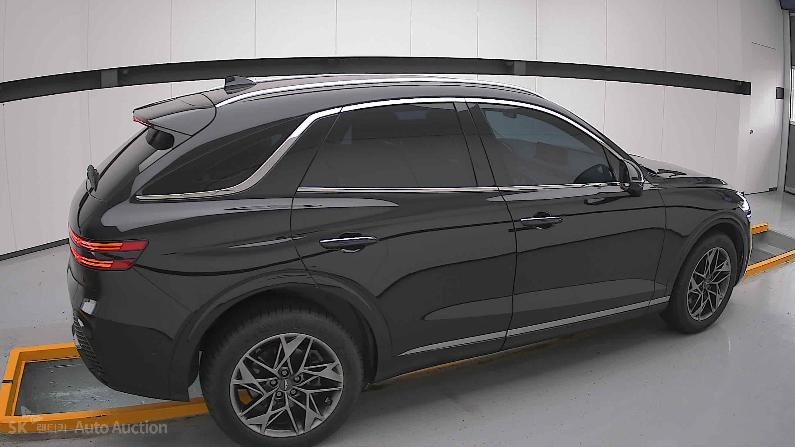 2021 - genesis gv70