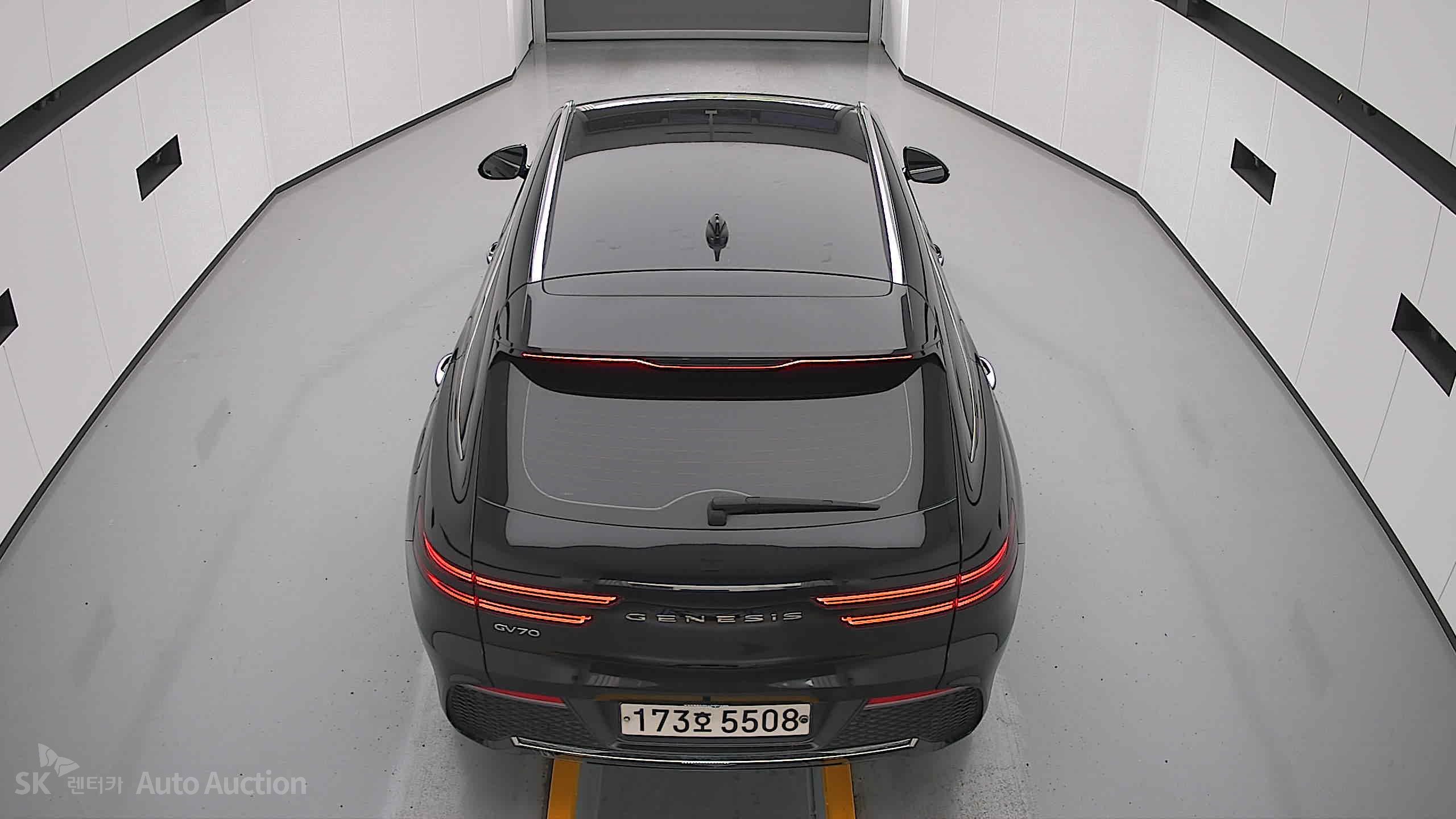2021 - genesis gv70