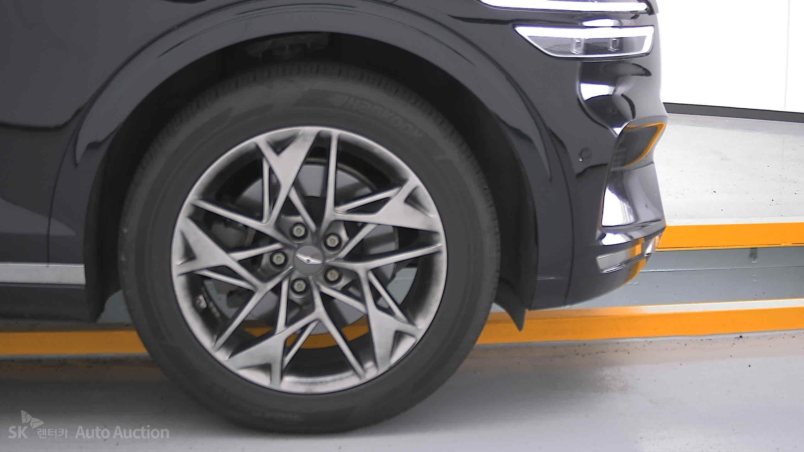 2021 - genesis gv70