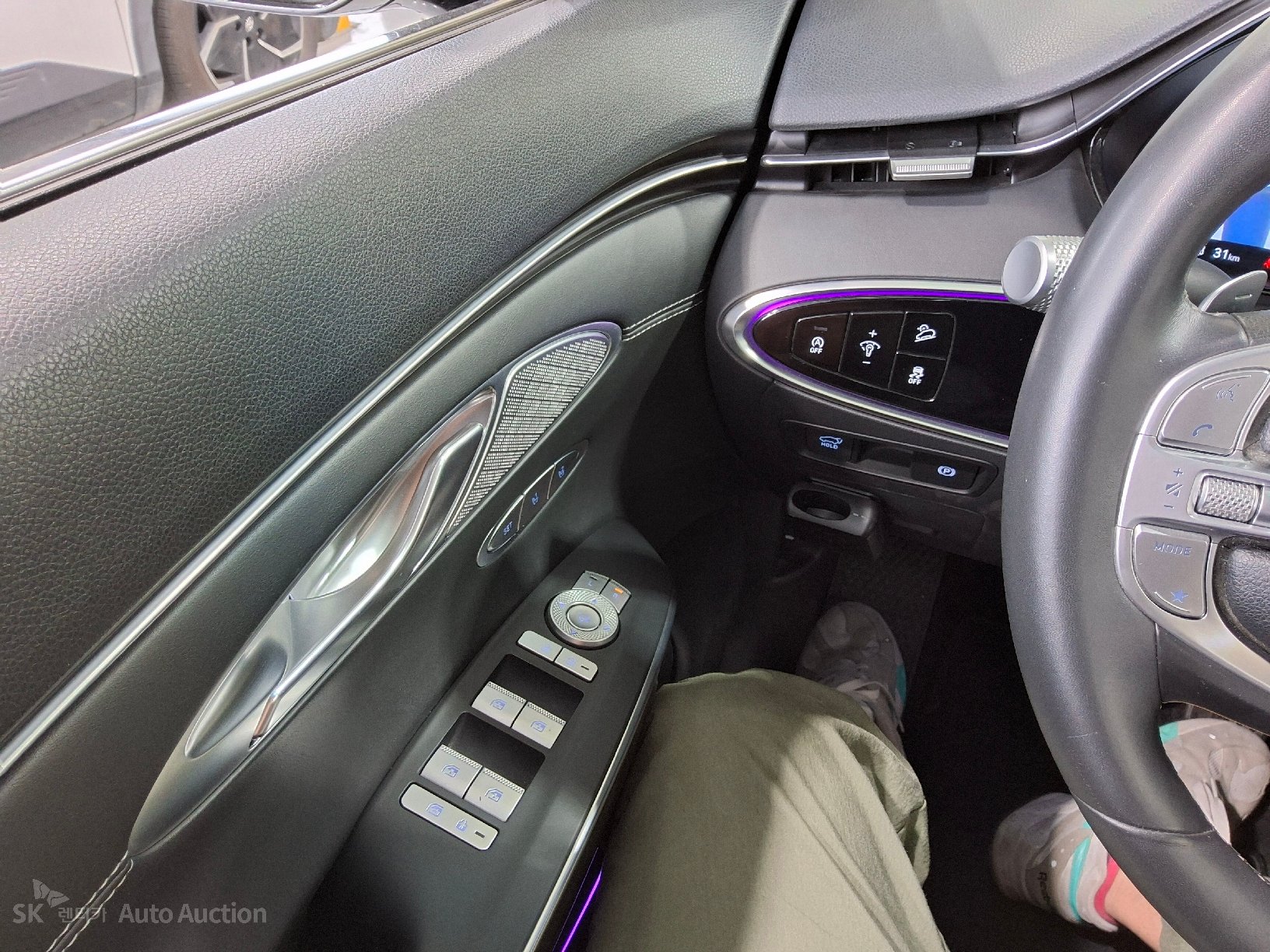 2021 - genesis gv70