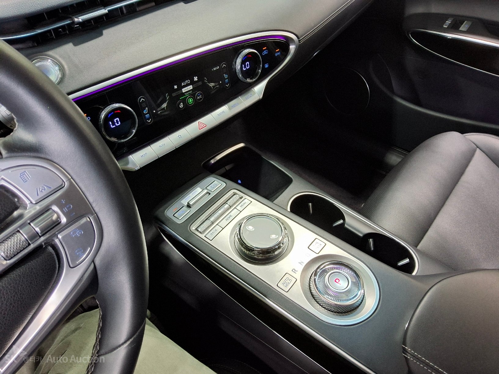 2021 - genesis gv70