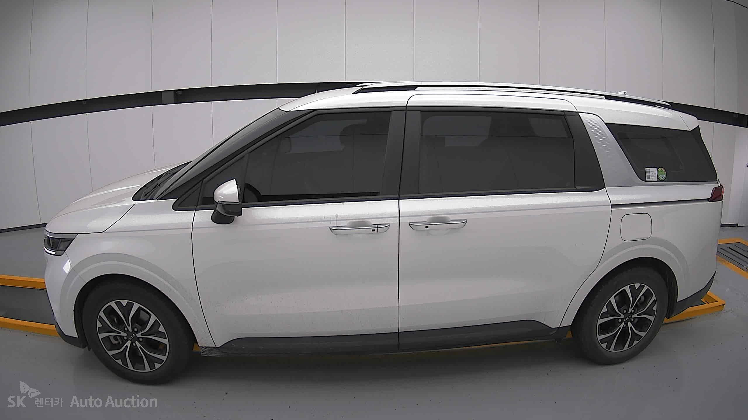 2022 - kia carnival