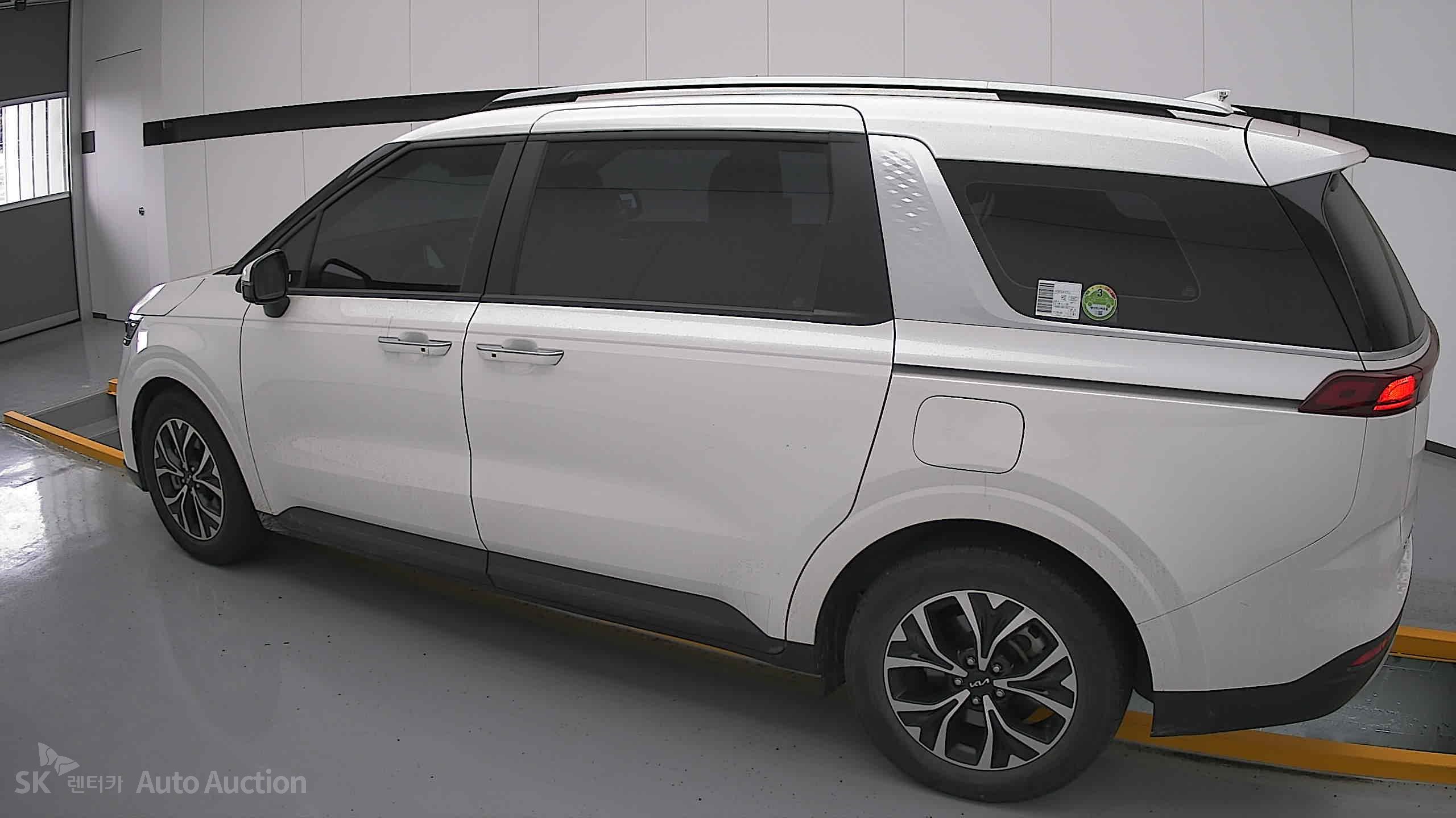 2022 - kia carnival