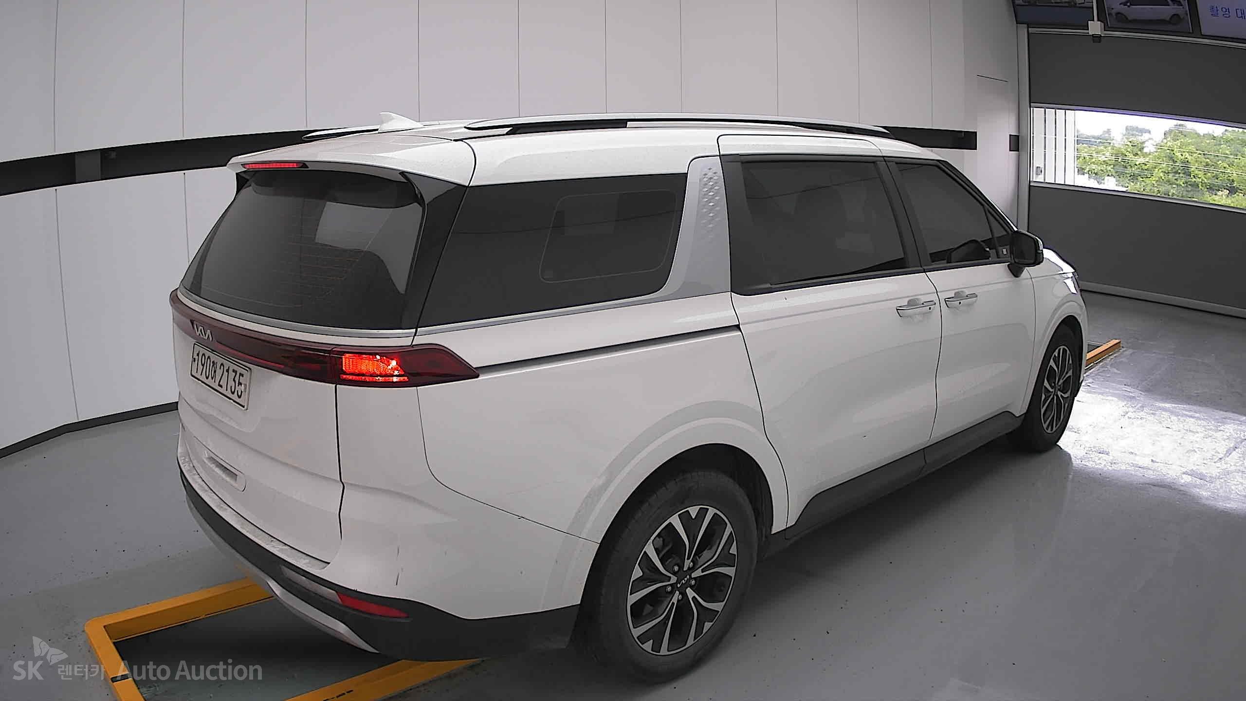 2022 - kia carnival