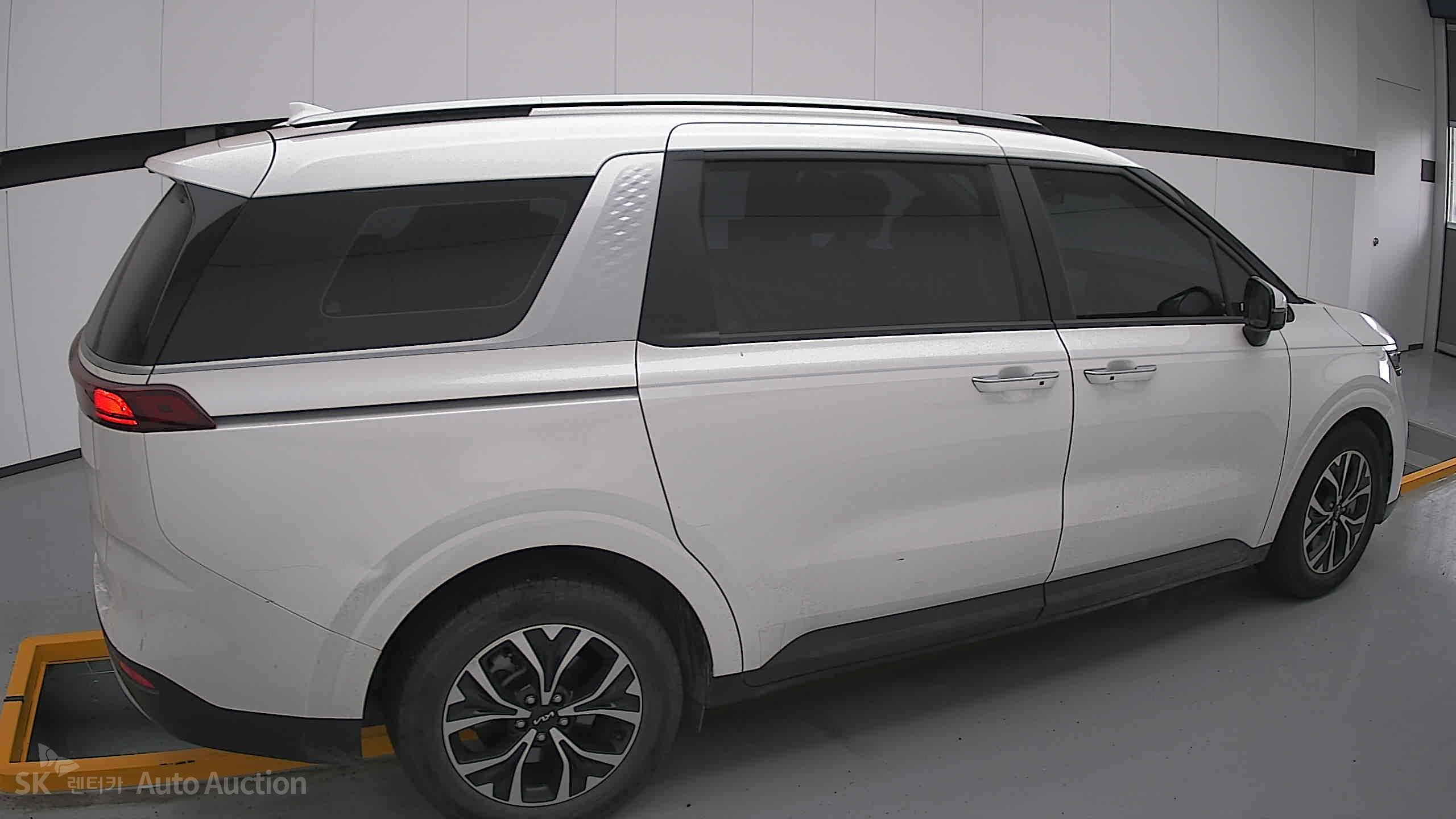 2022 - kia carnival