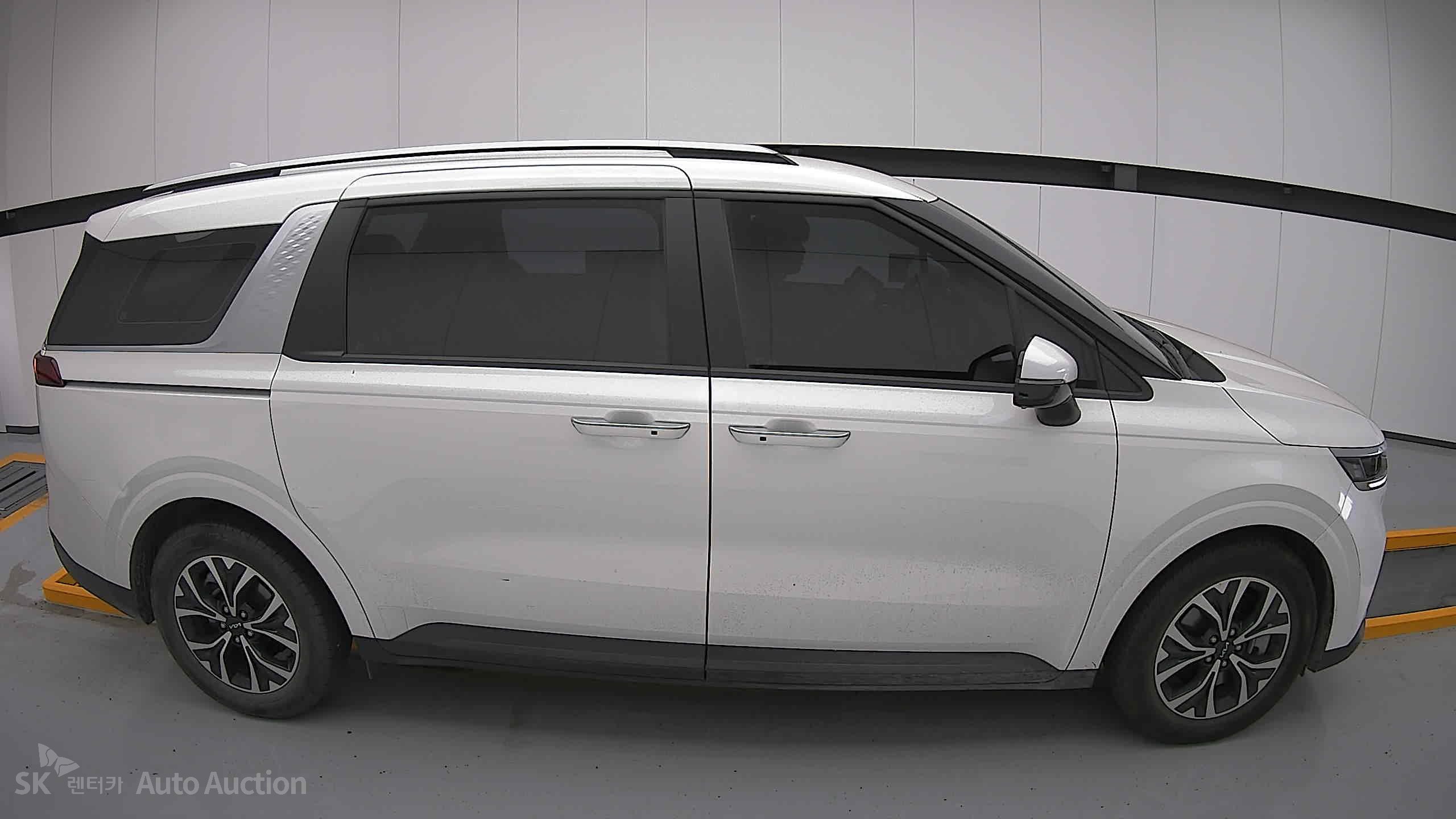 2022 - kia carnival