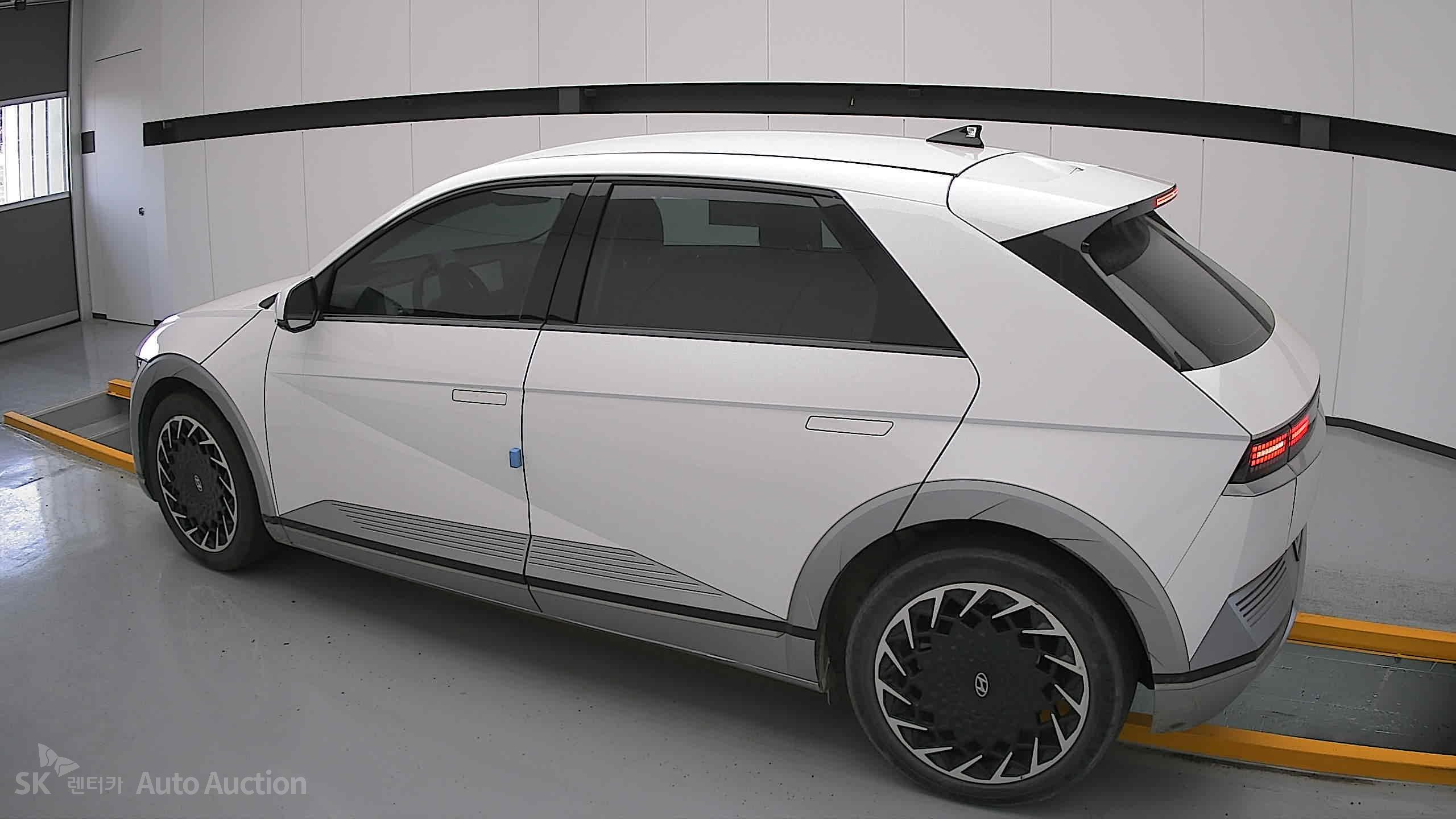 2022 - hyundai ioniq