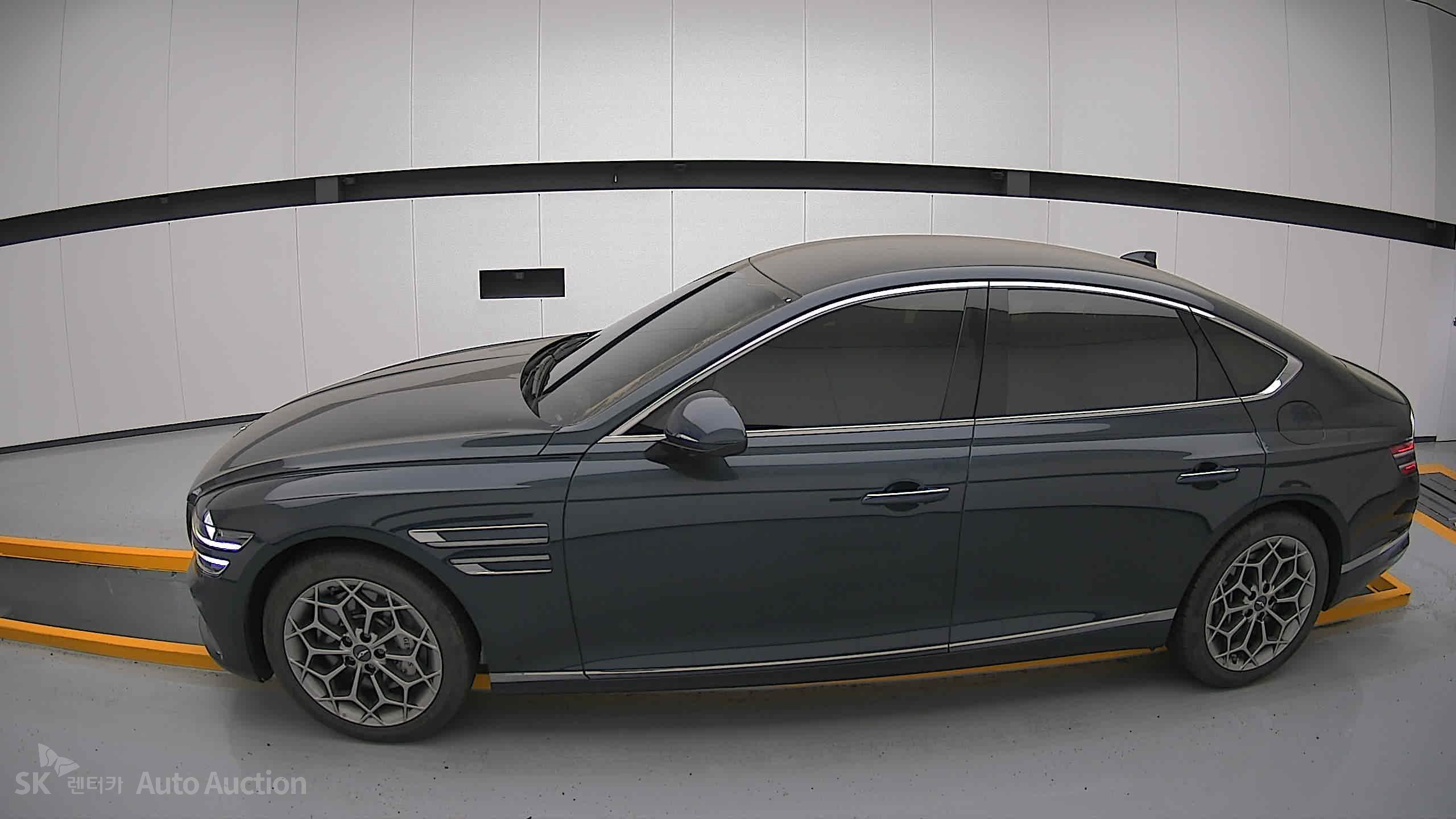 2022 - genesis g80