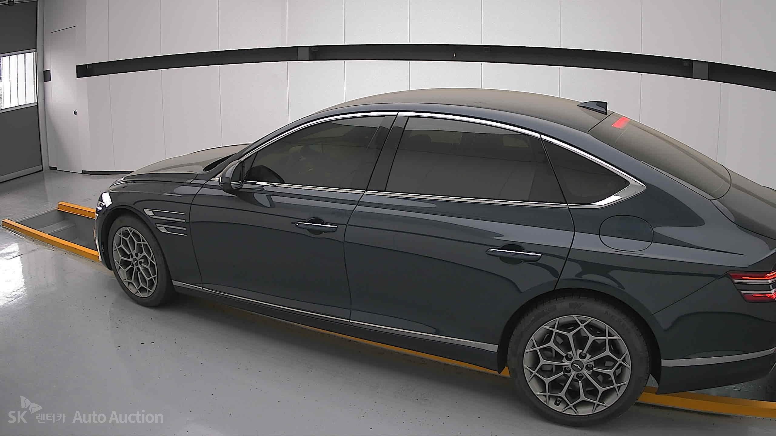 2022 - genesis g80