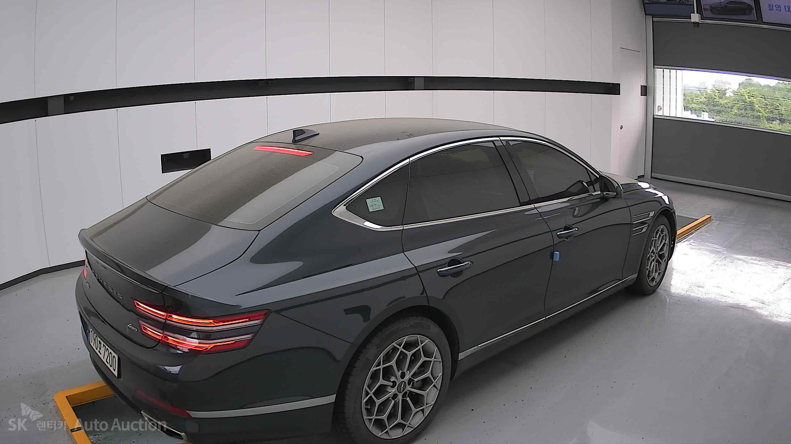 2022 - genesis g80