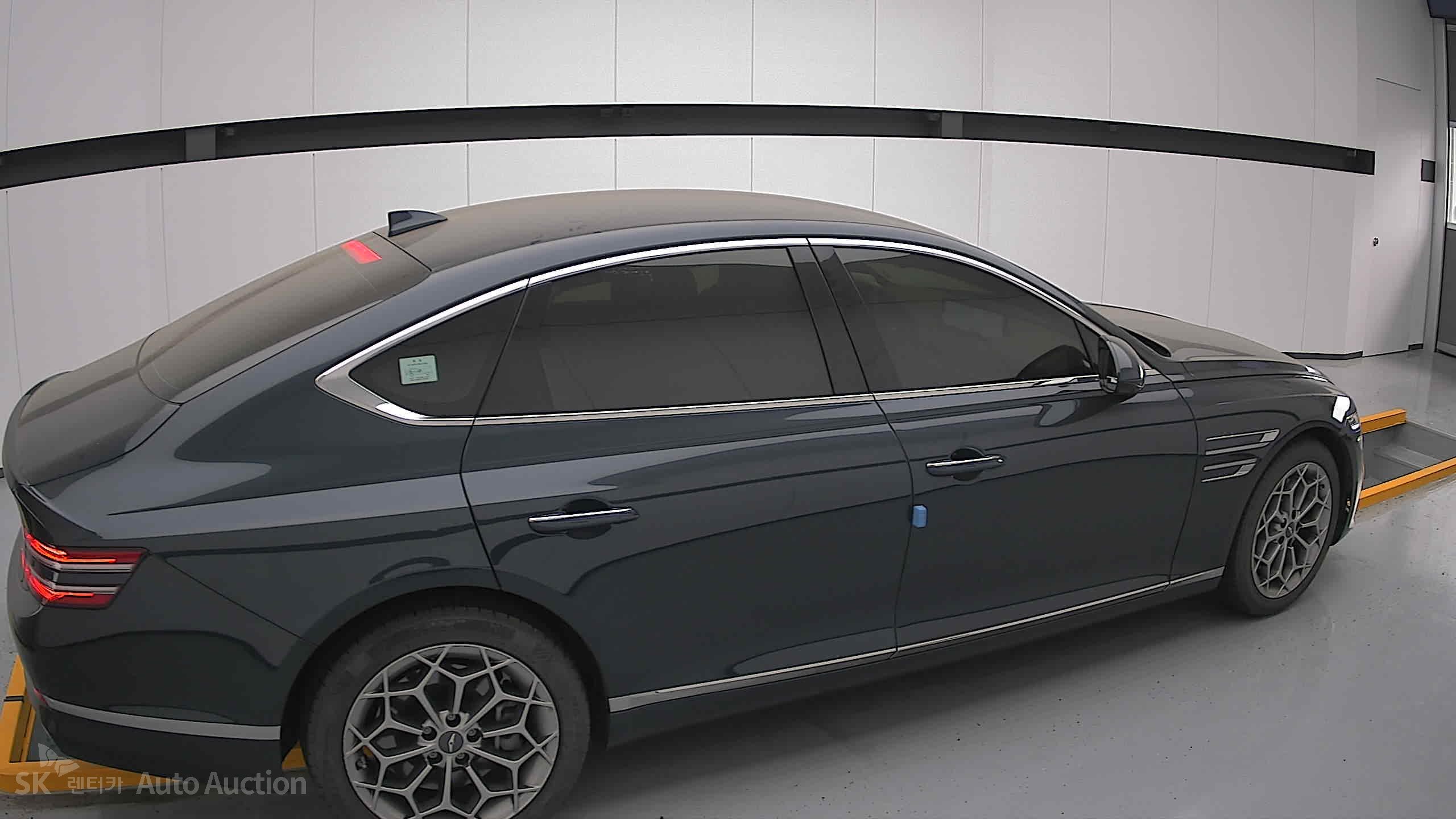 2022 - genesis g80