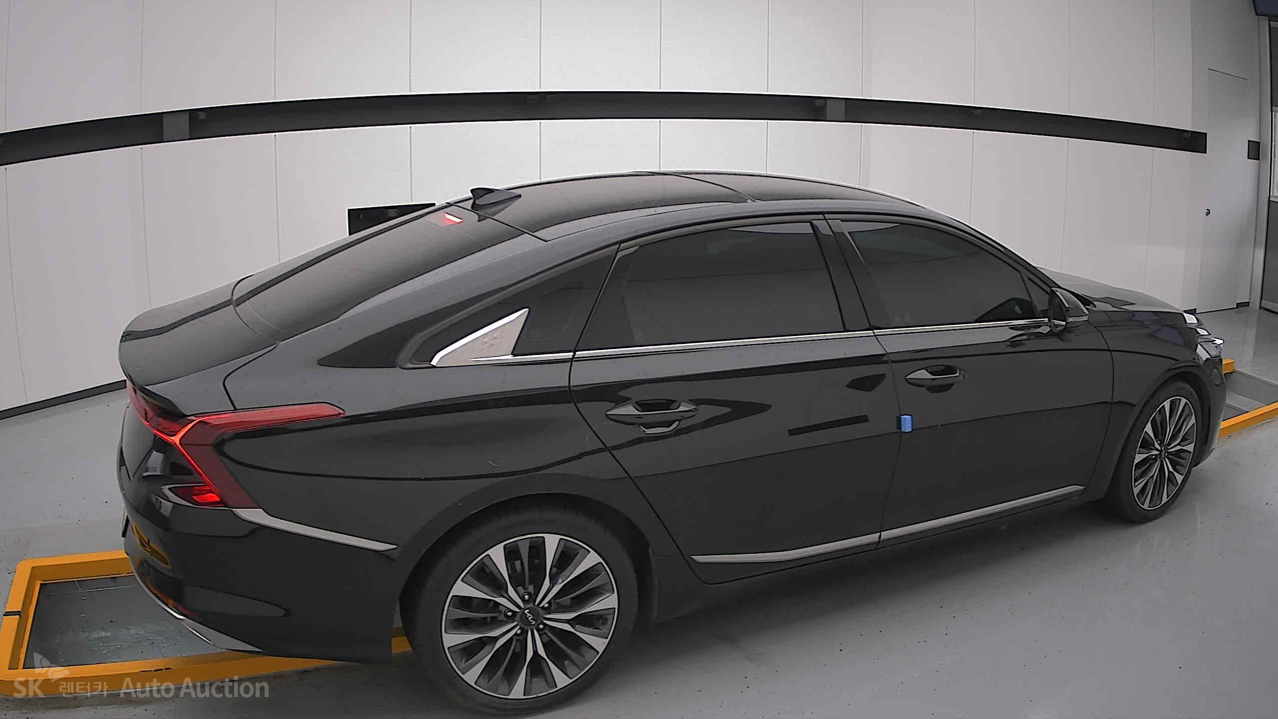 2023 - kia k8