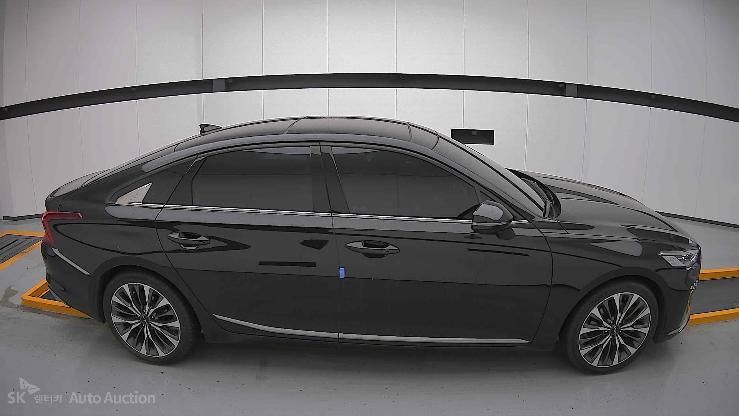 2023 - kia k8