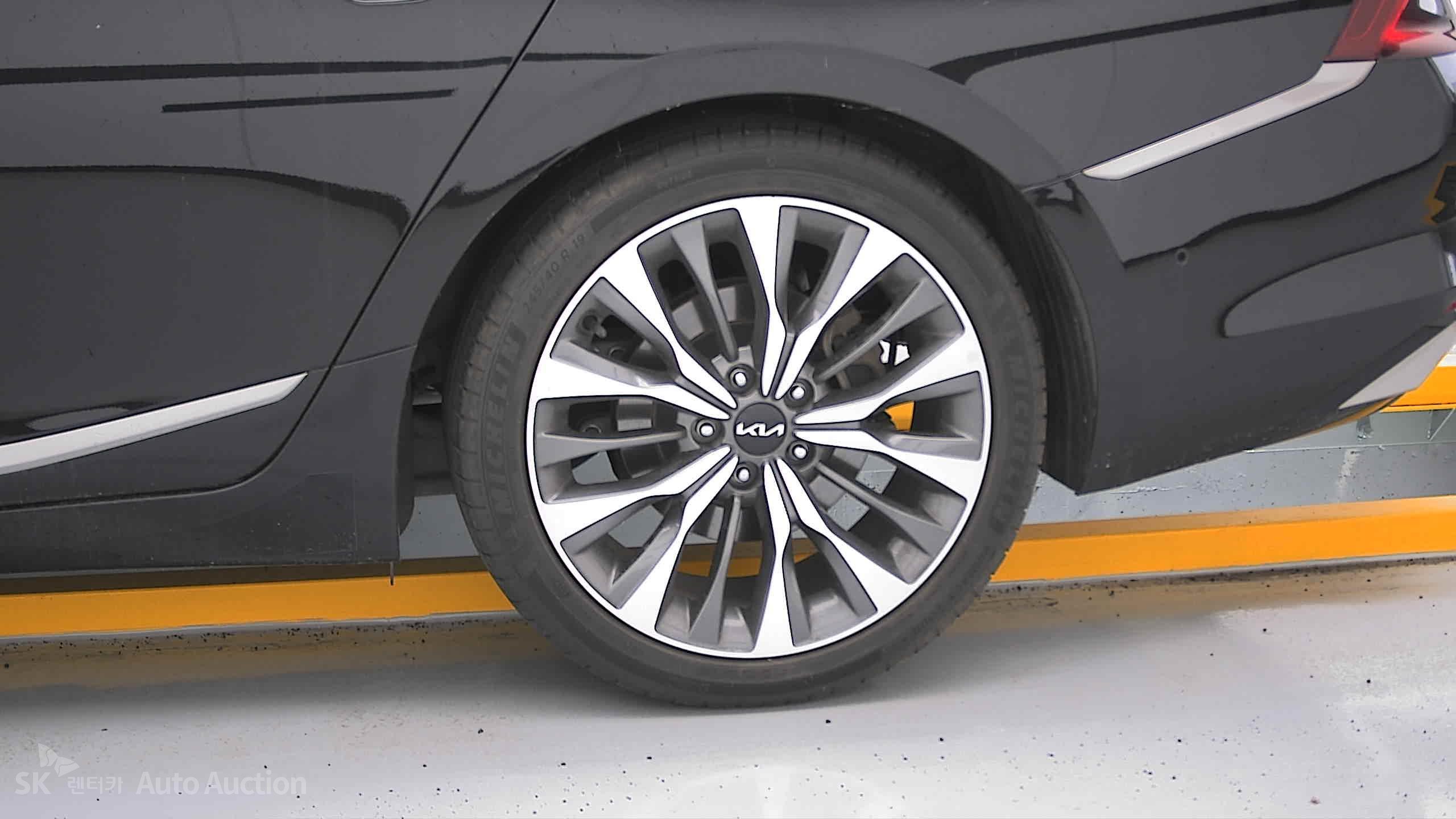 2023 - kia k8