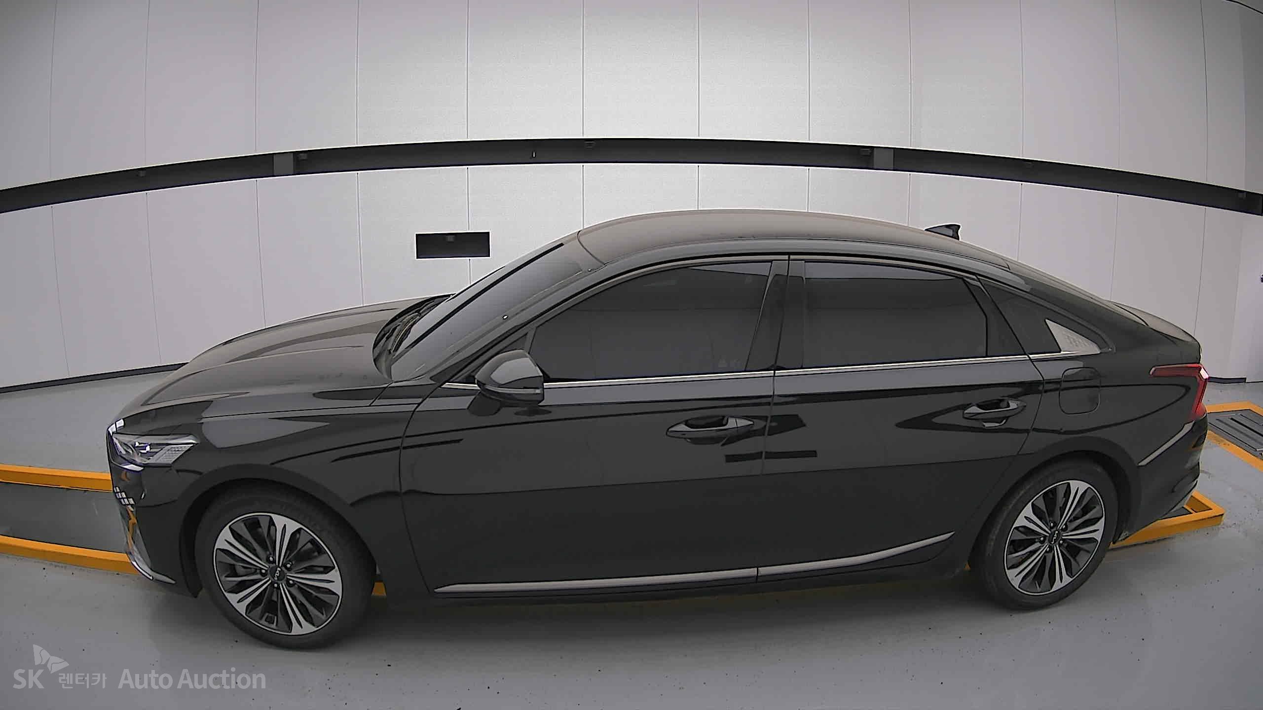 2023 - kia k8