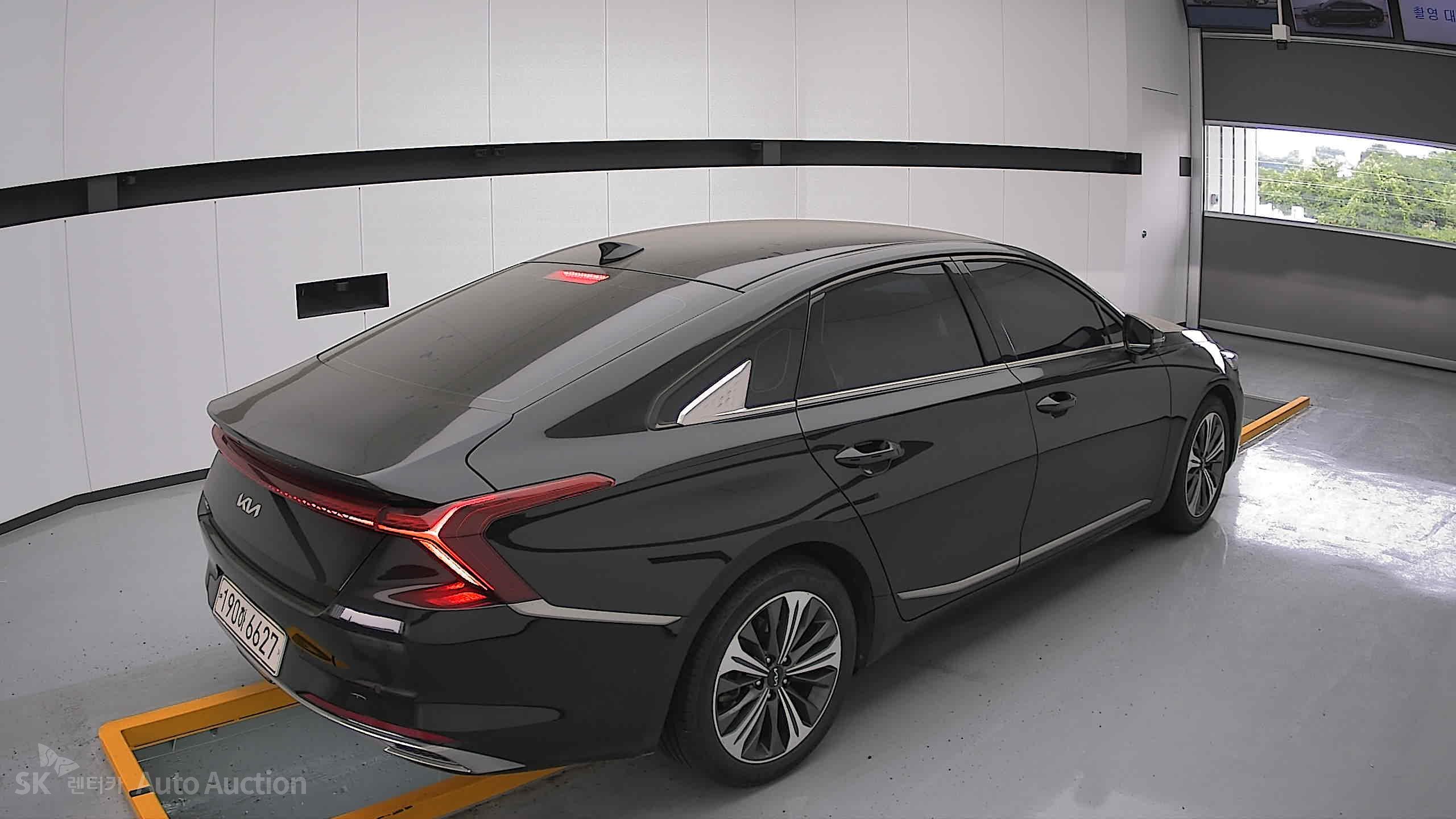 2023 - kia k8