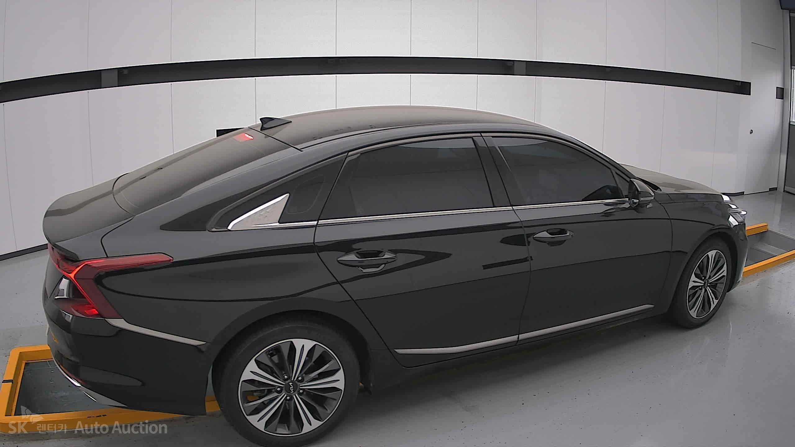 2023 - kia k8