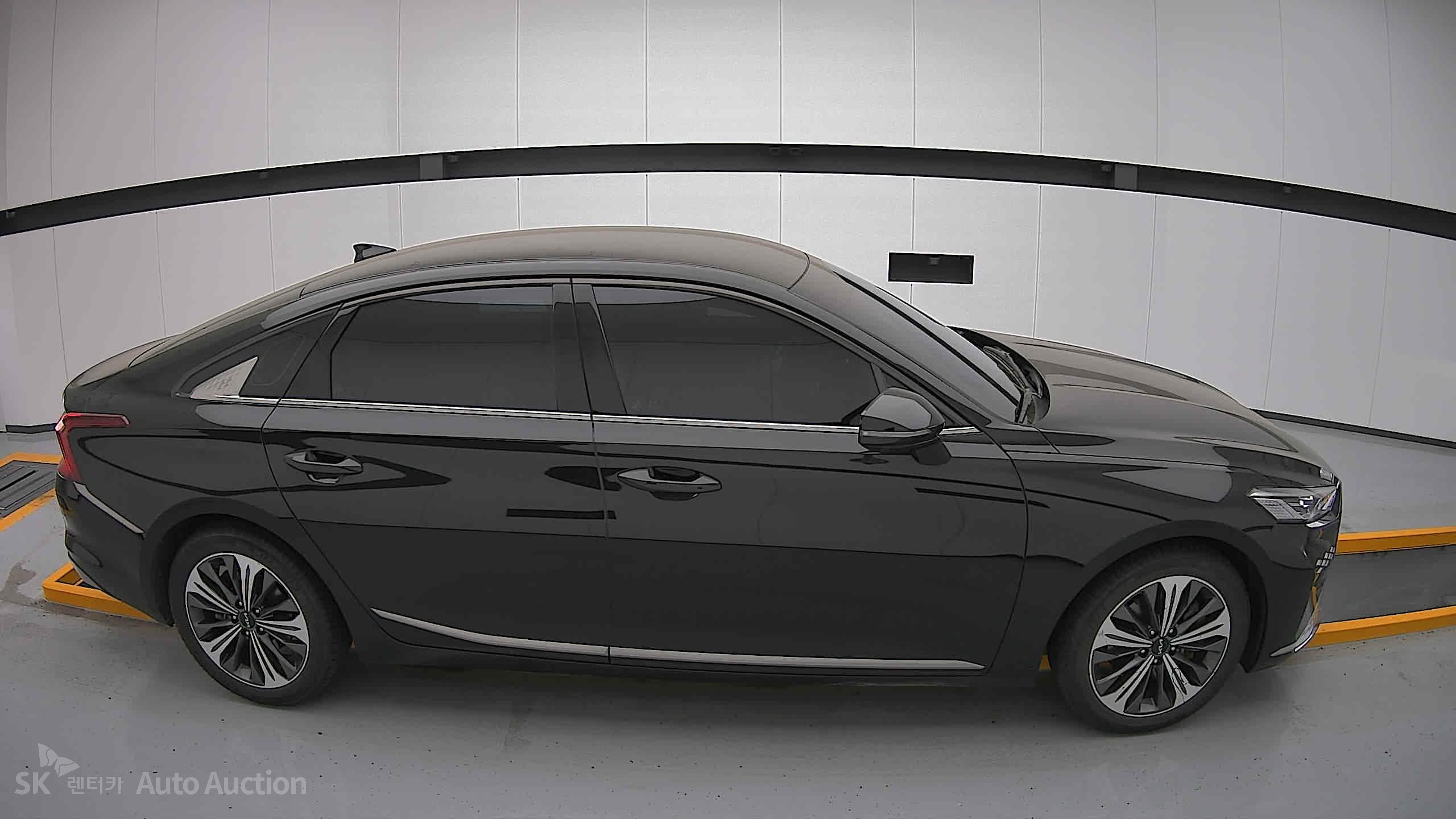 2023 - kia k8