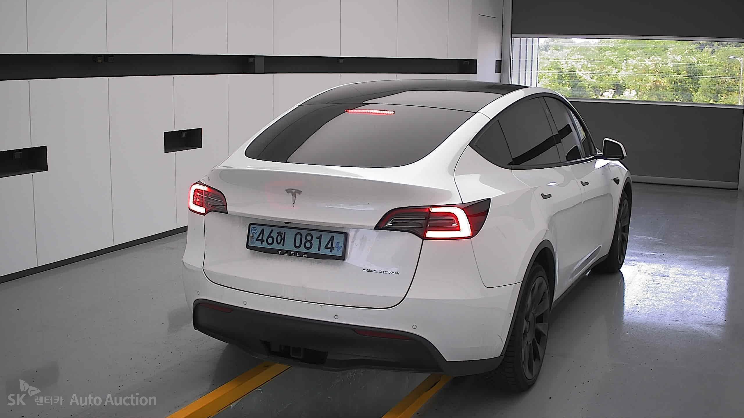 2022 - tesla model y