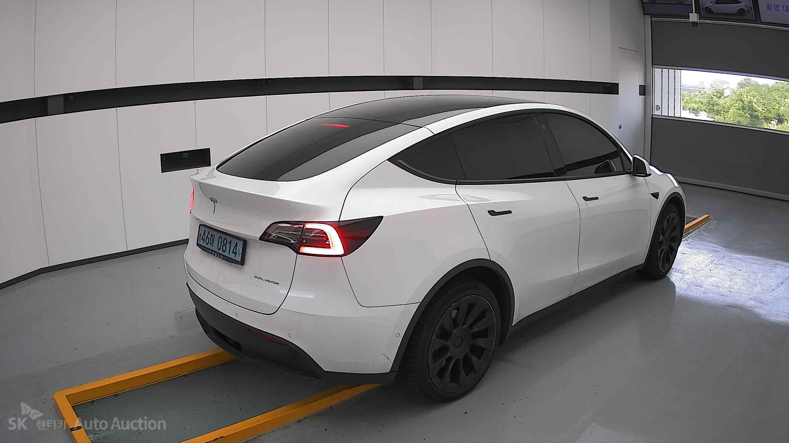 2022 - tesla model y